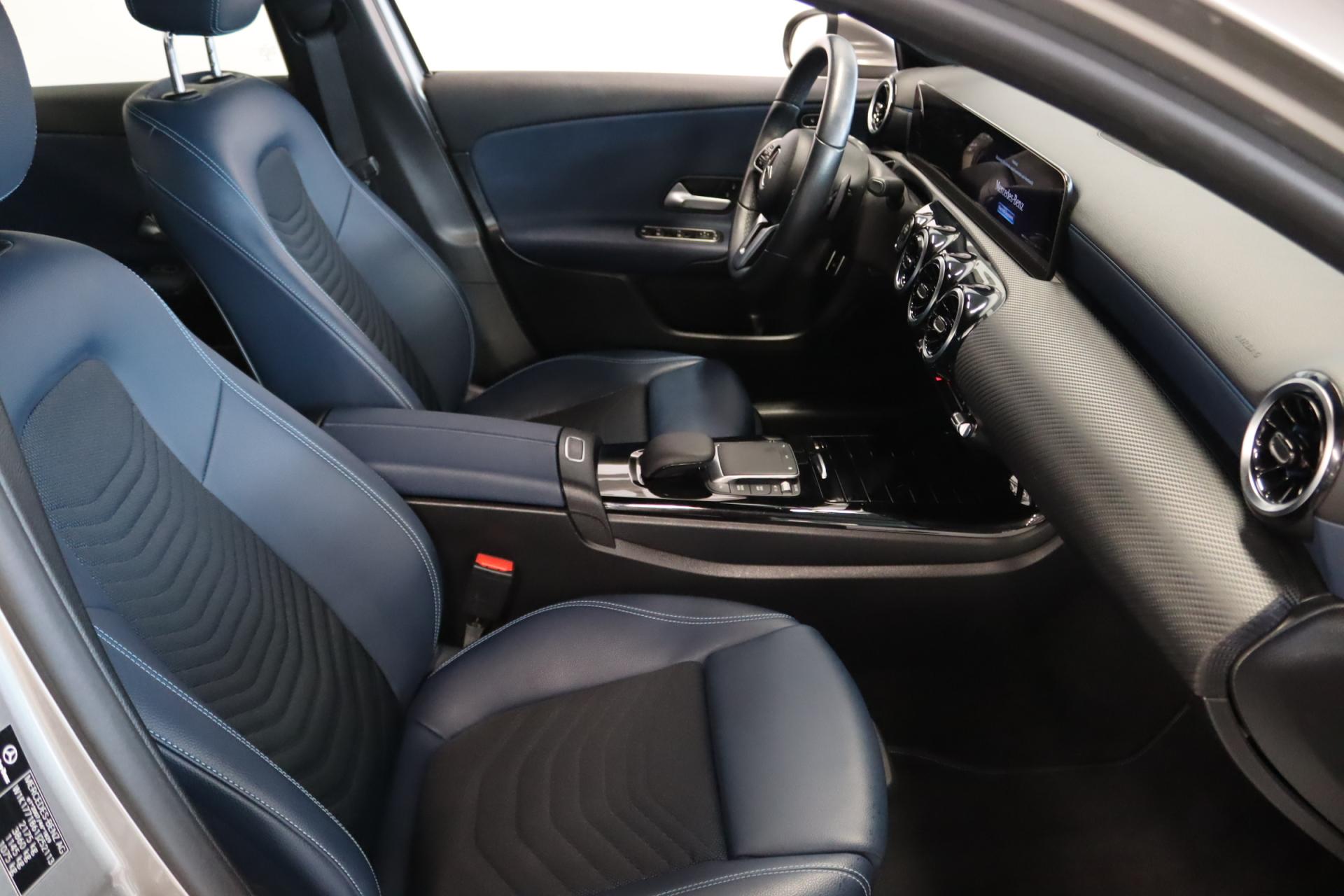 MERCEDES-BENZ A 2020