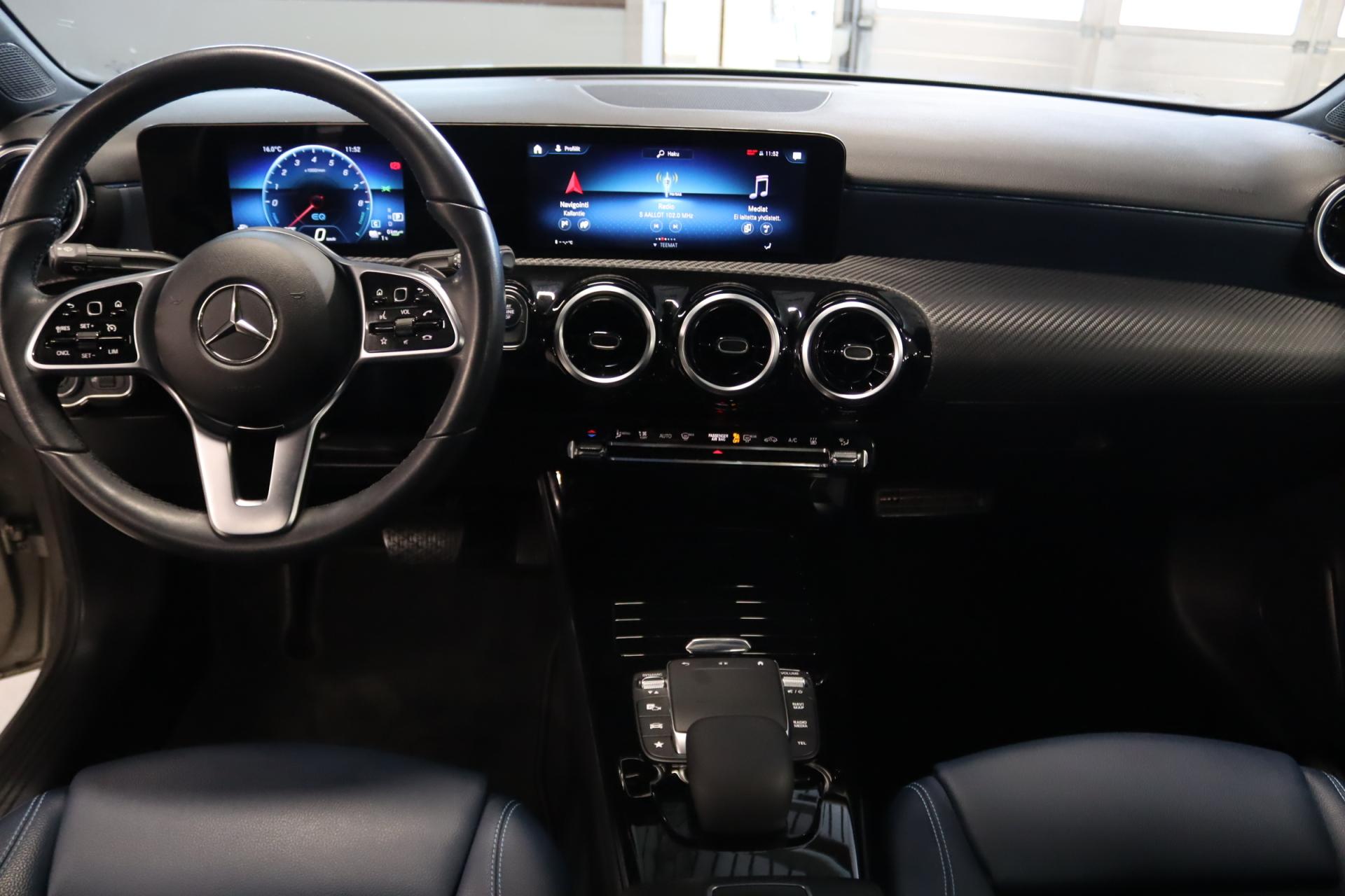 MERCEDES-BENZ A 2020