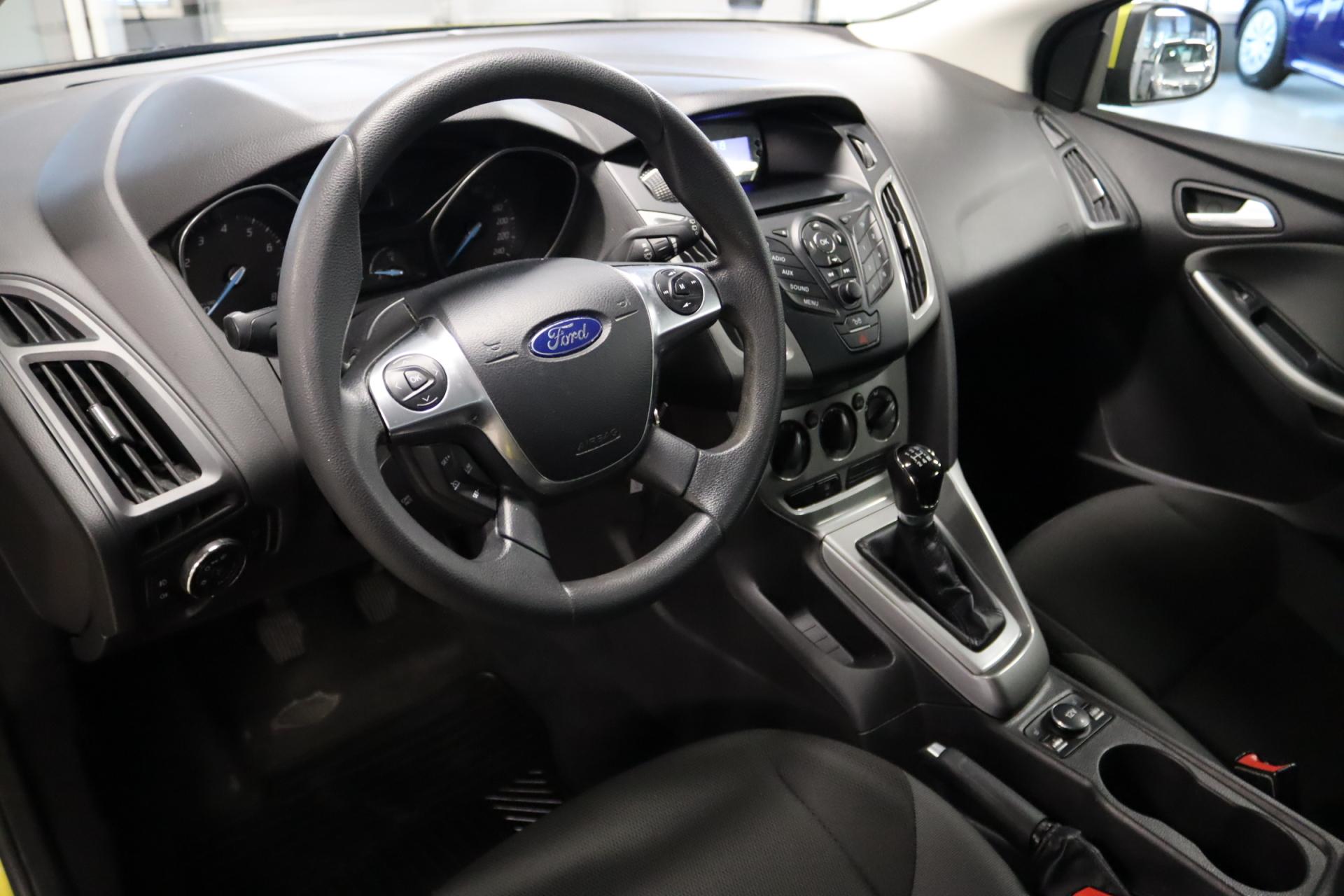 FORD Focus 2012