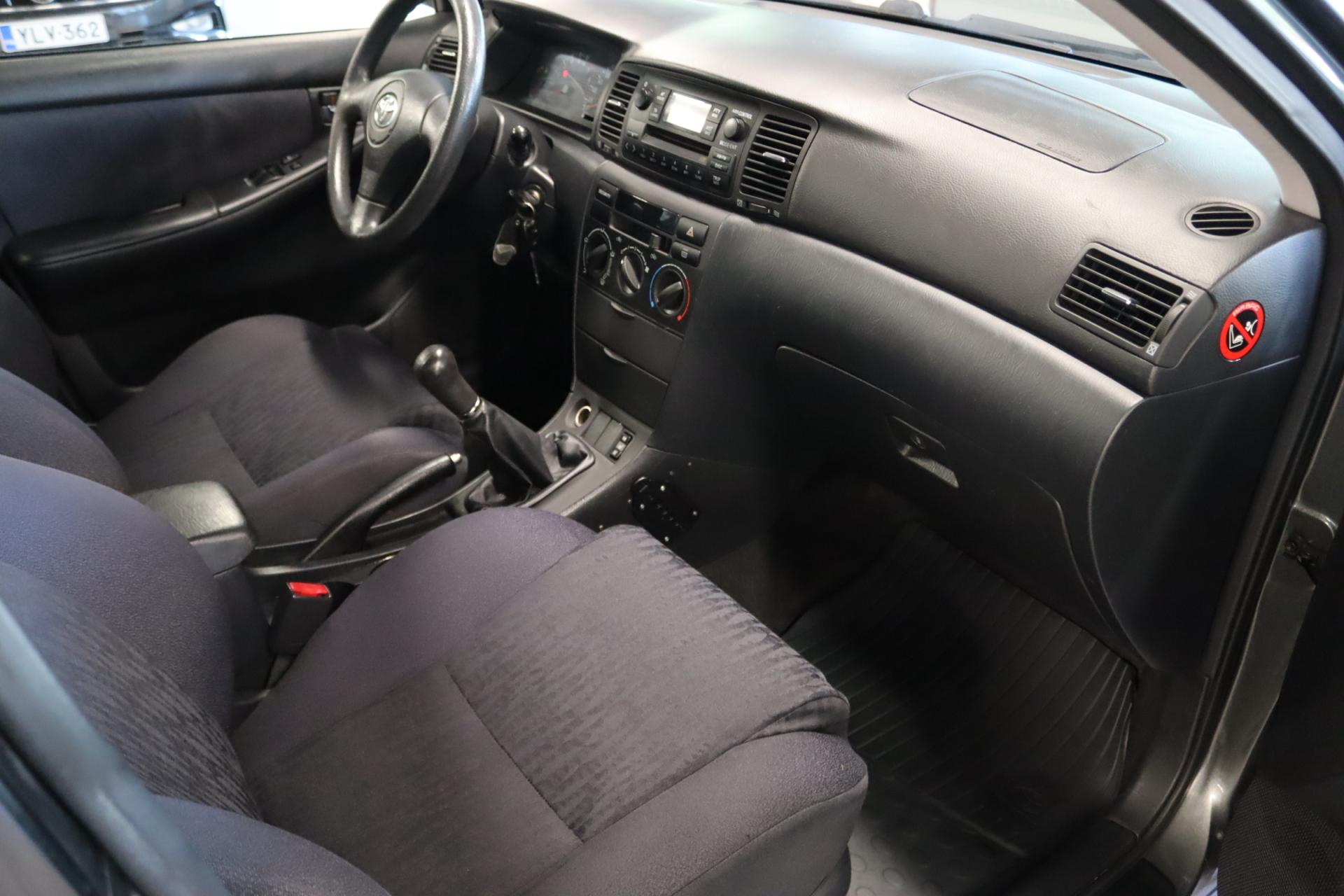 TOYOTA Corolla 2002