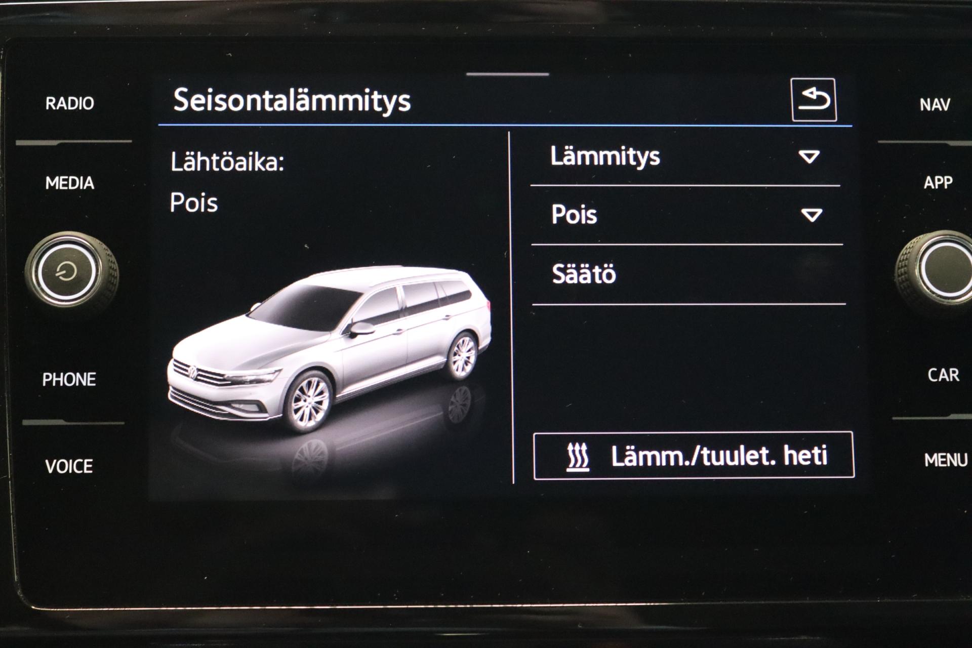 VOLKSWAGEN Passat 2022