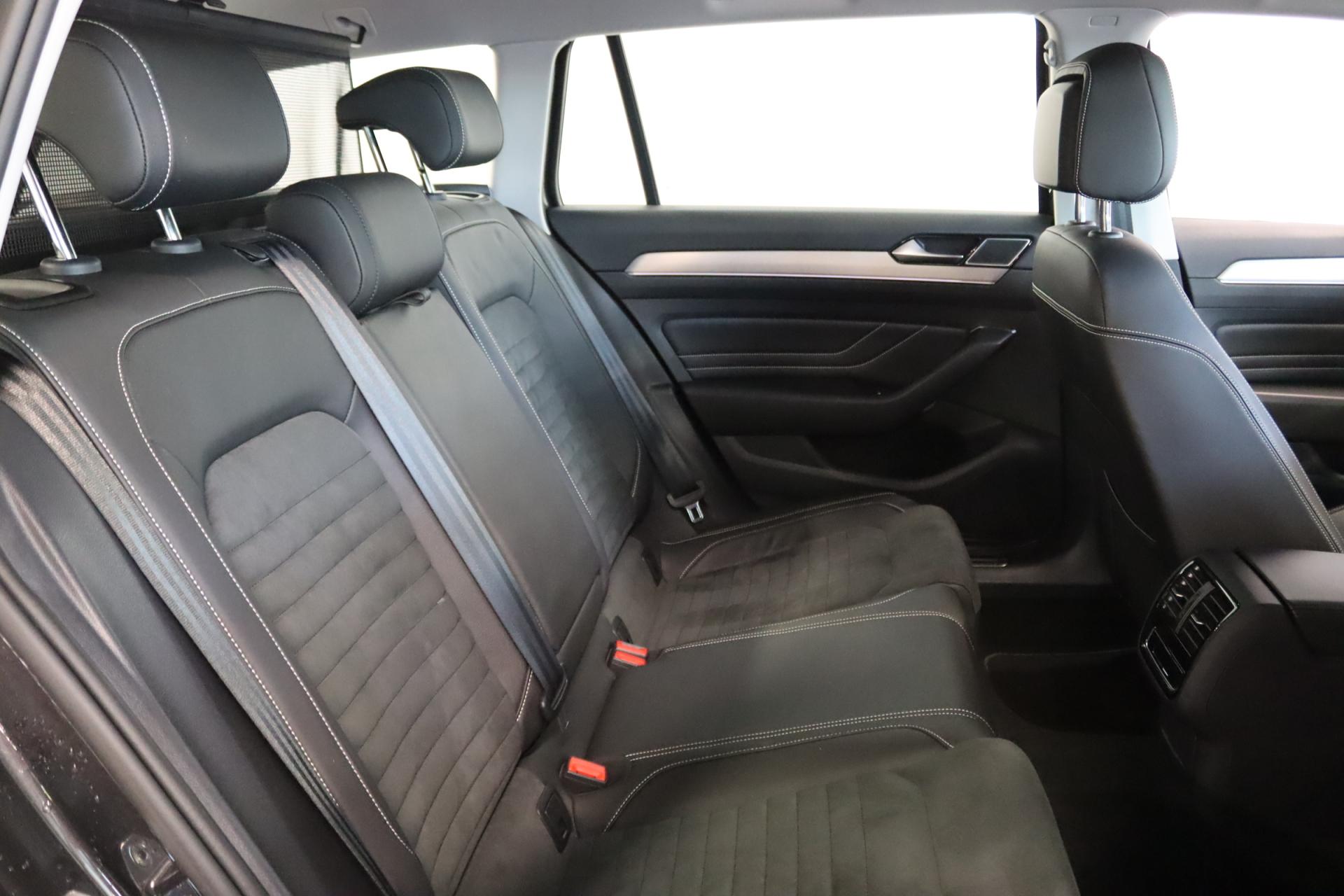 VOLKSWAGEN Passat 2022