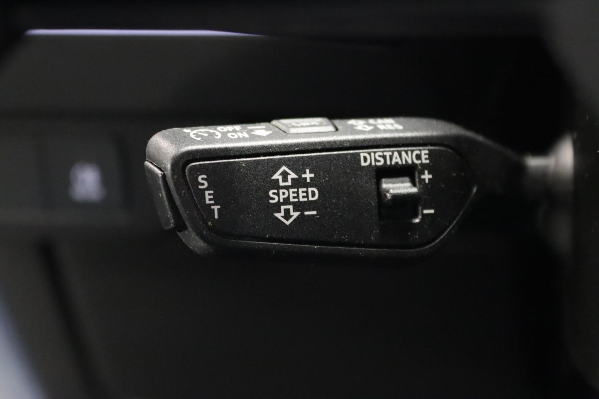 AUDI Q4 e-tron 2024