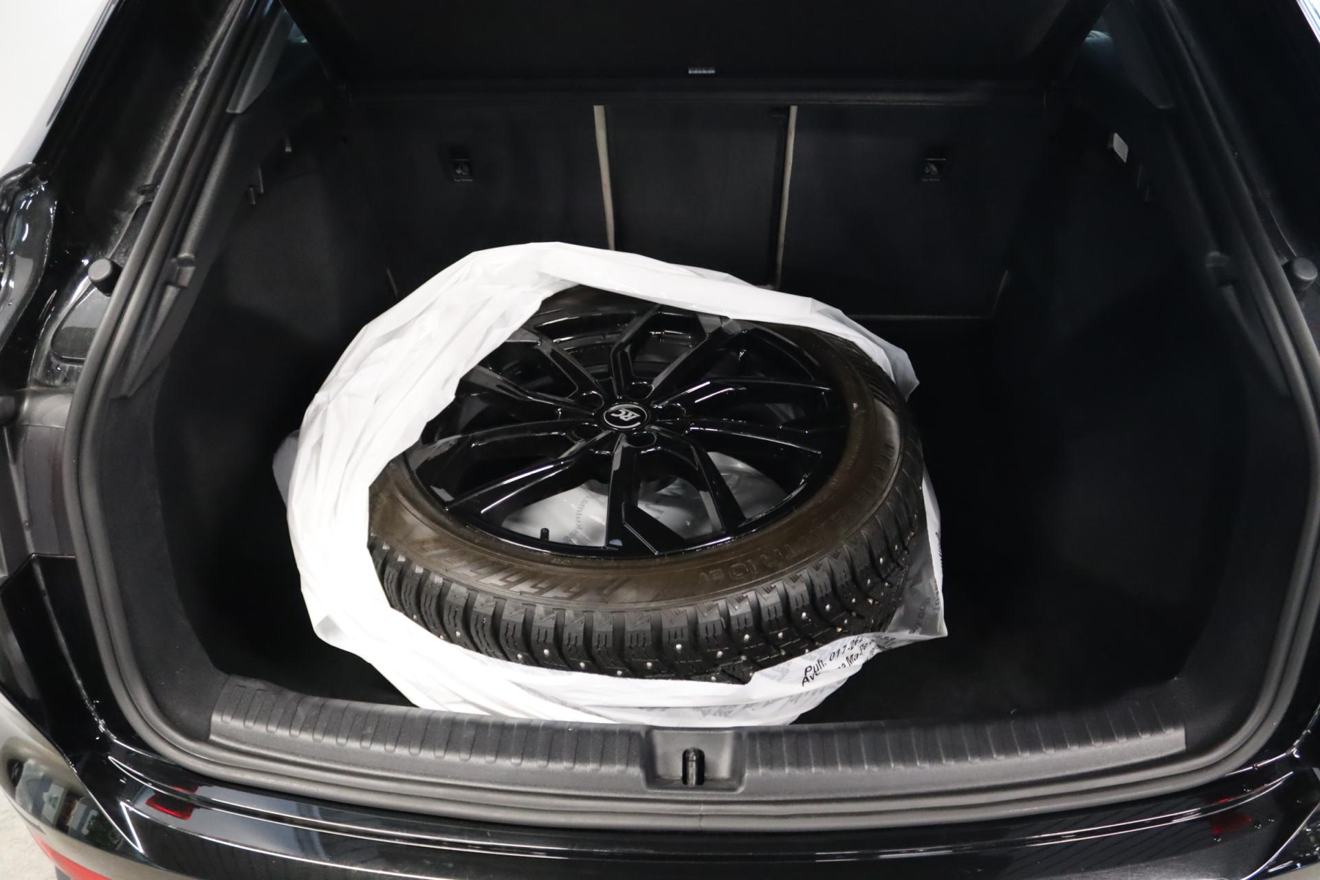 AUDI Q4 e-tron 2024