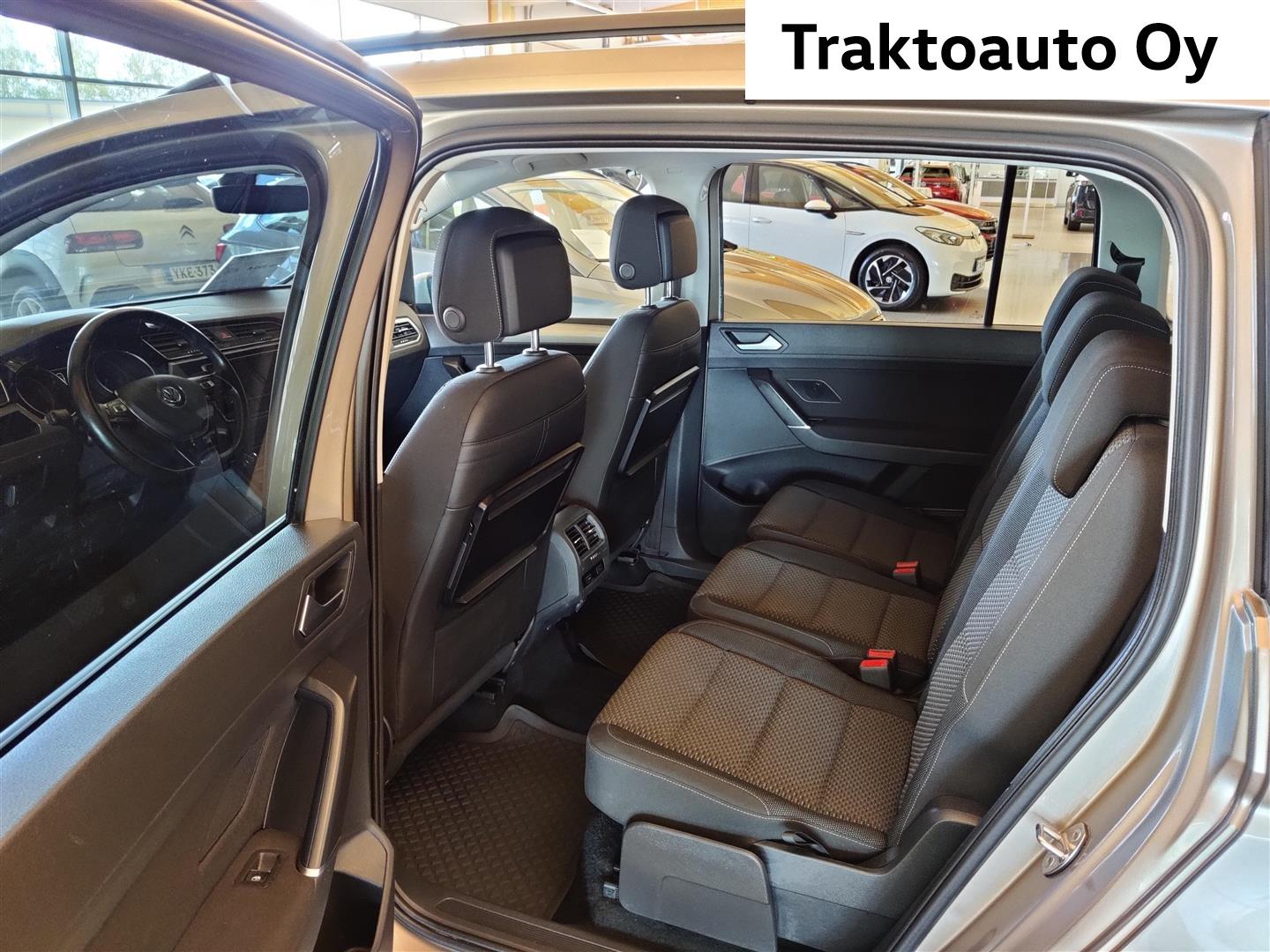 Volkswagen Touran 2016