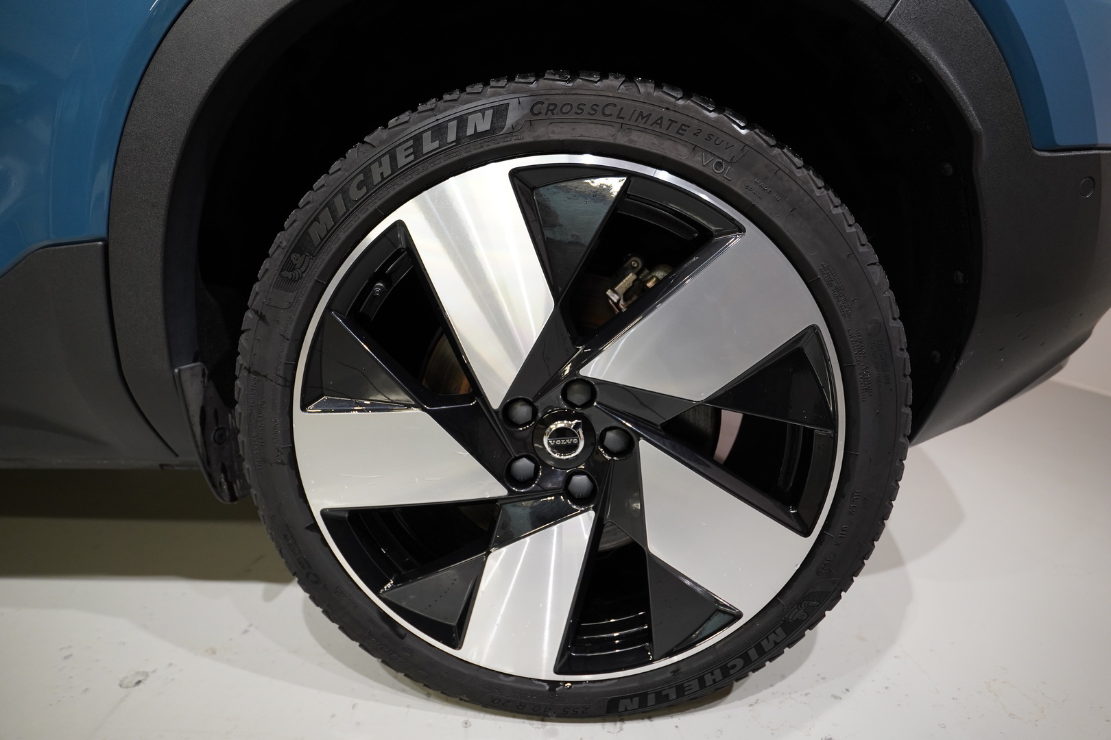 VOLVO C40 22