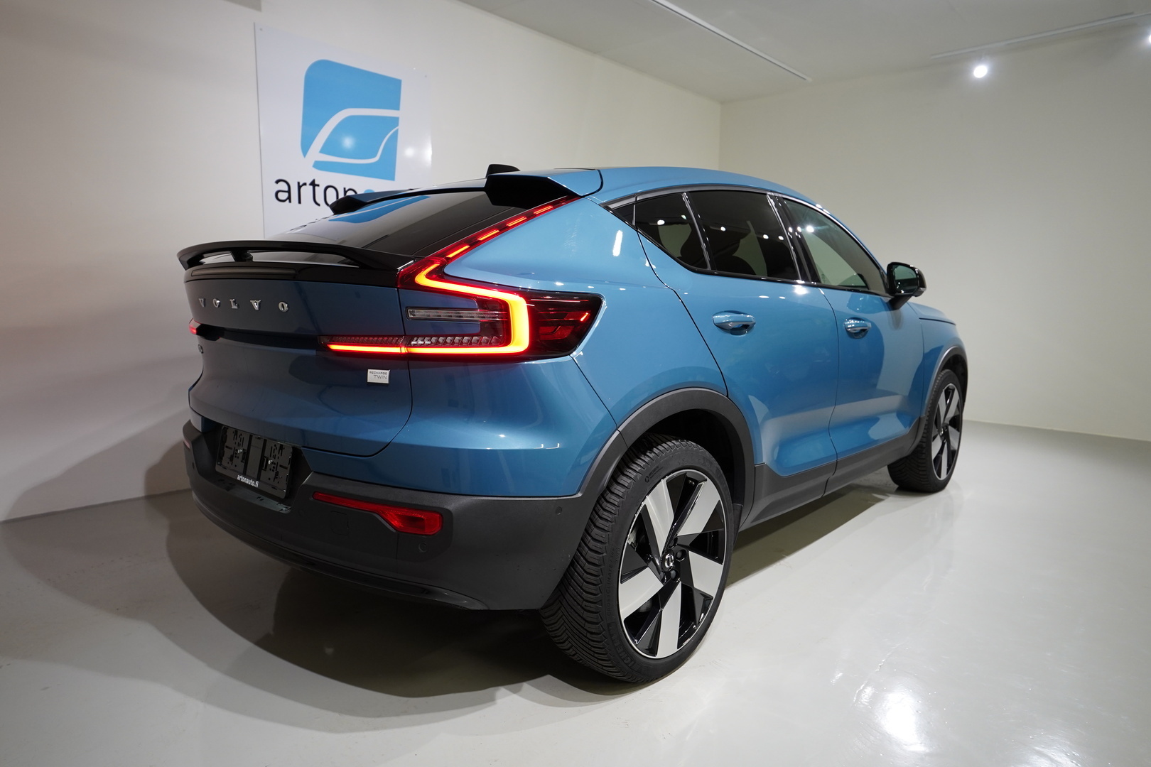 VOLVO C40 4