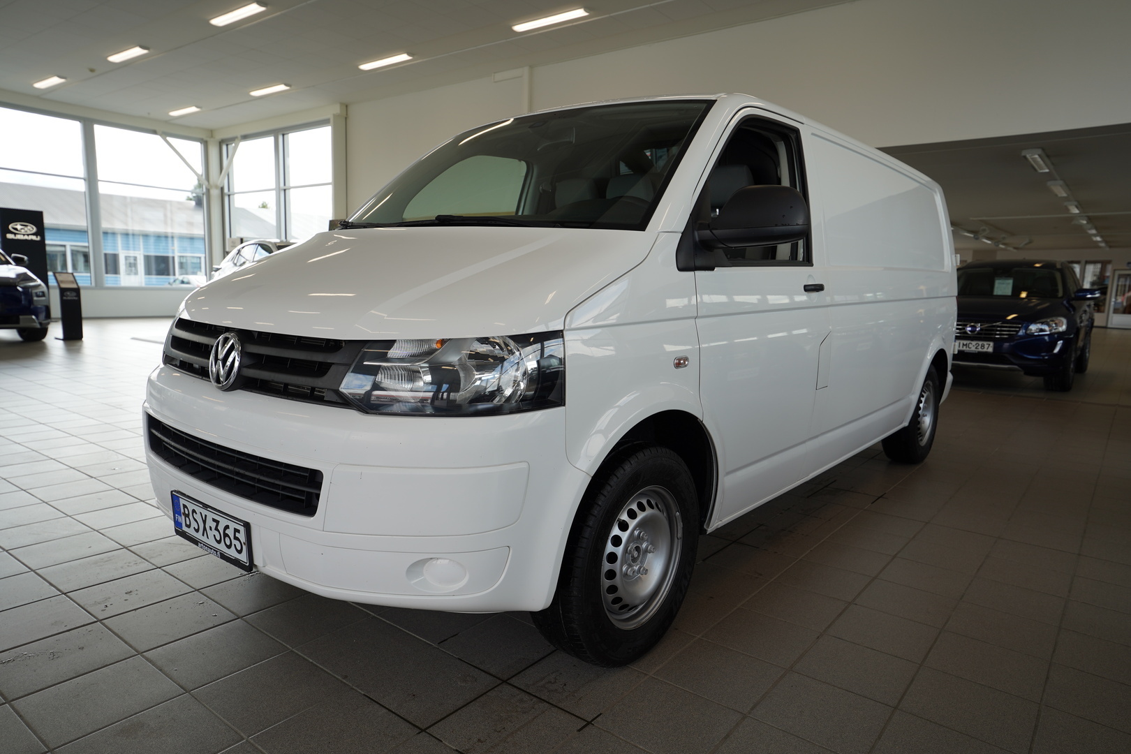 VOLKSWAGEN Transporter 1