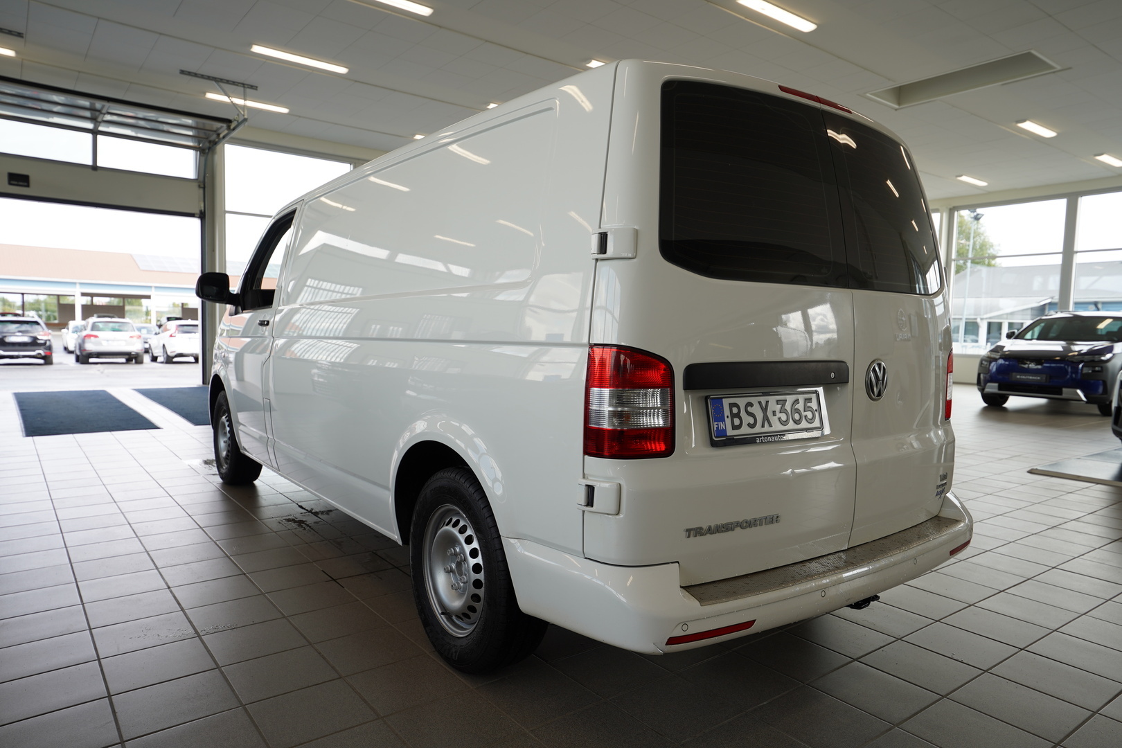 VOLKSWAGEN Transporter 2