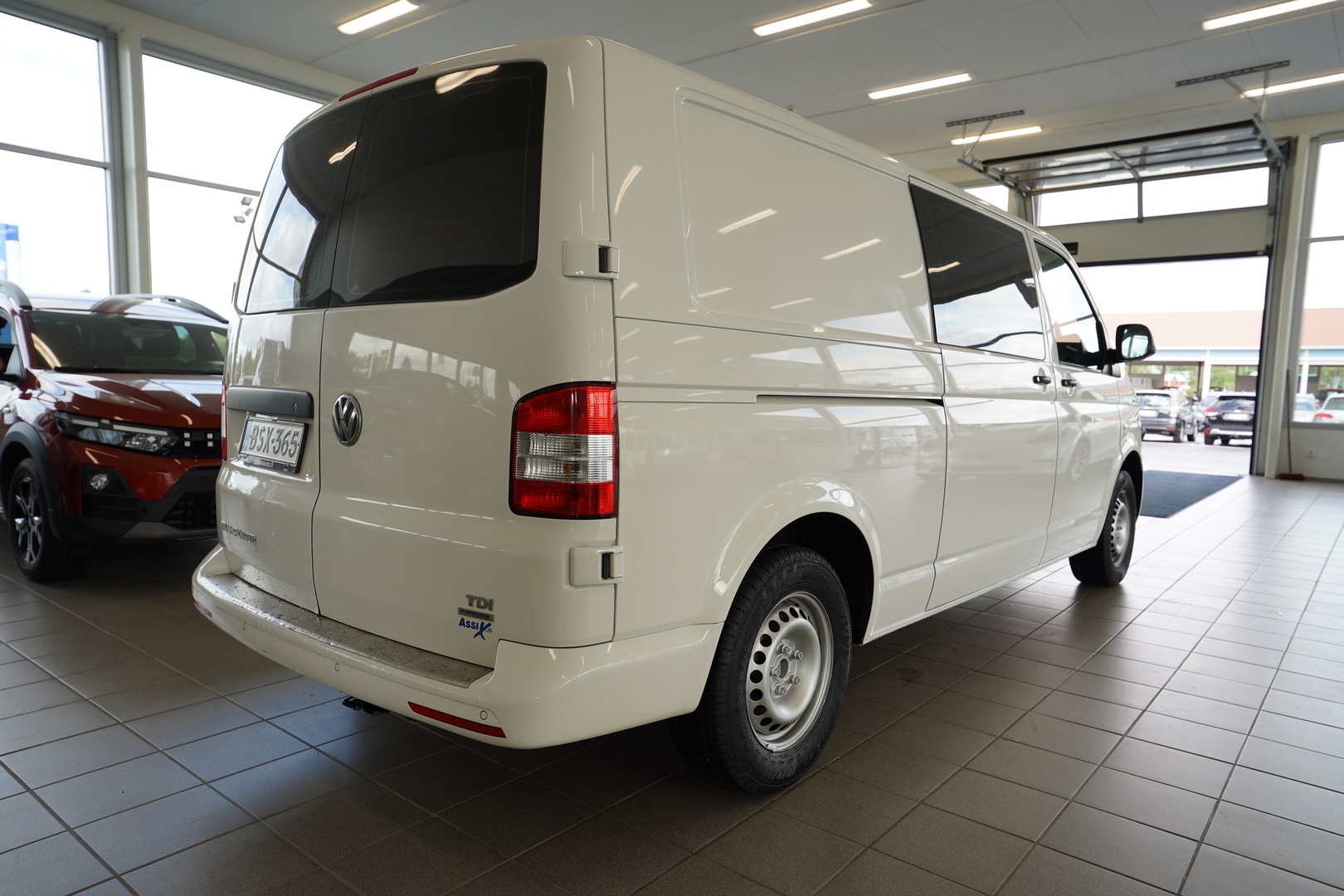VOLKSWAGEN Transporter 4