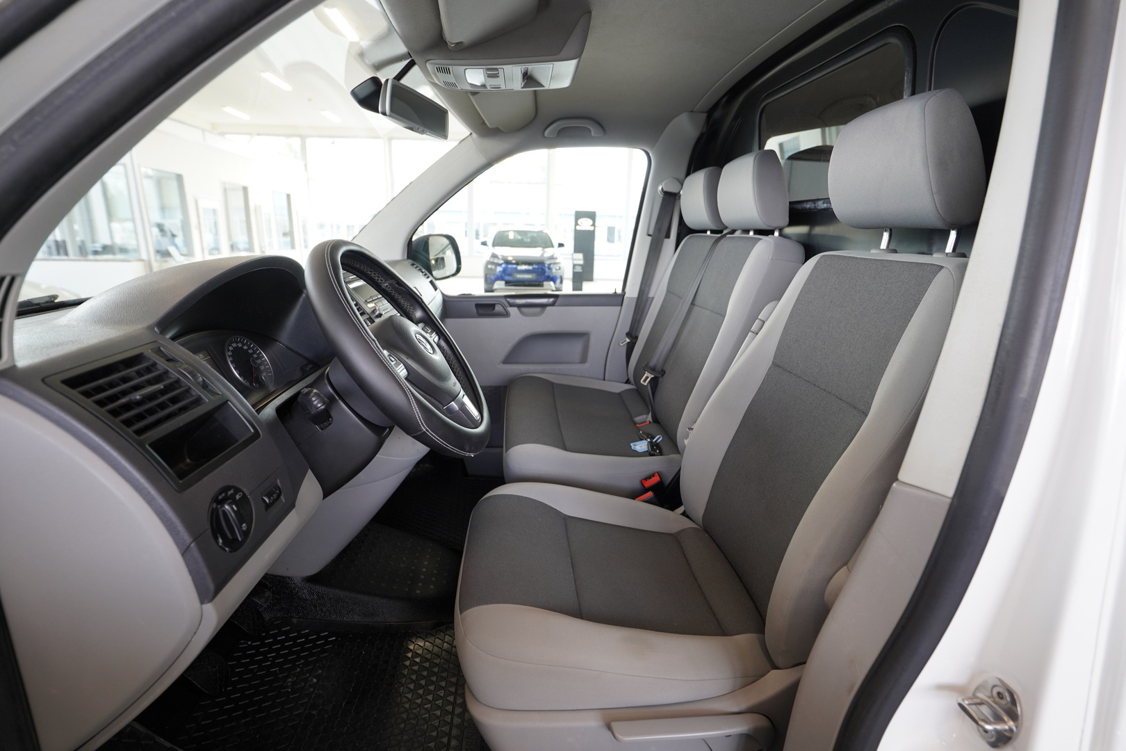 VOLKSWAGEN Transporter 5