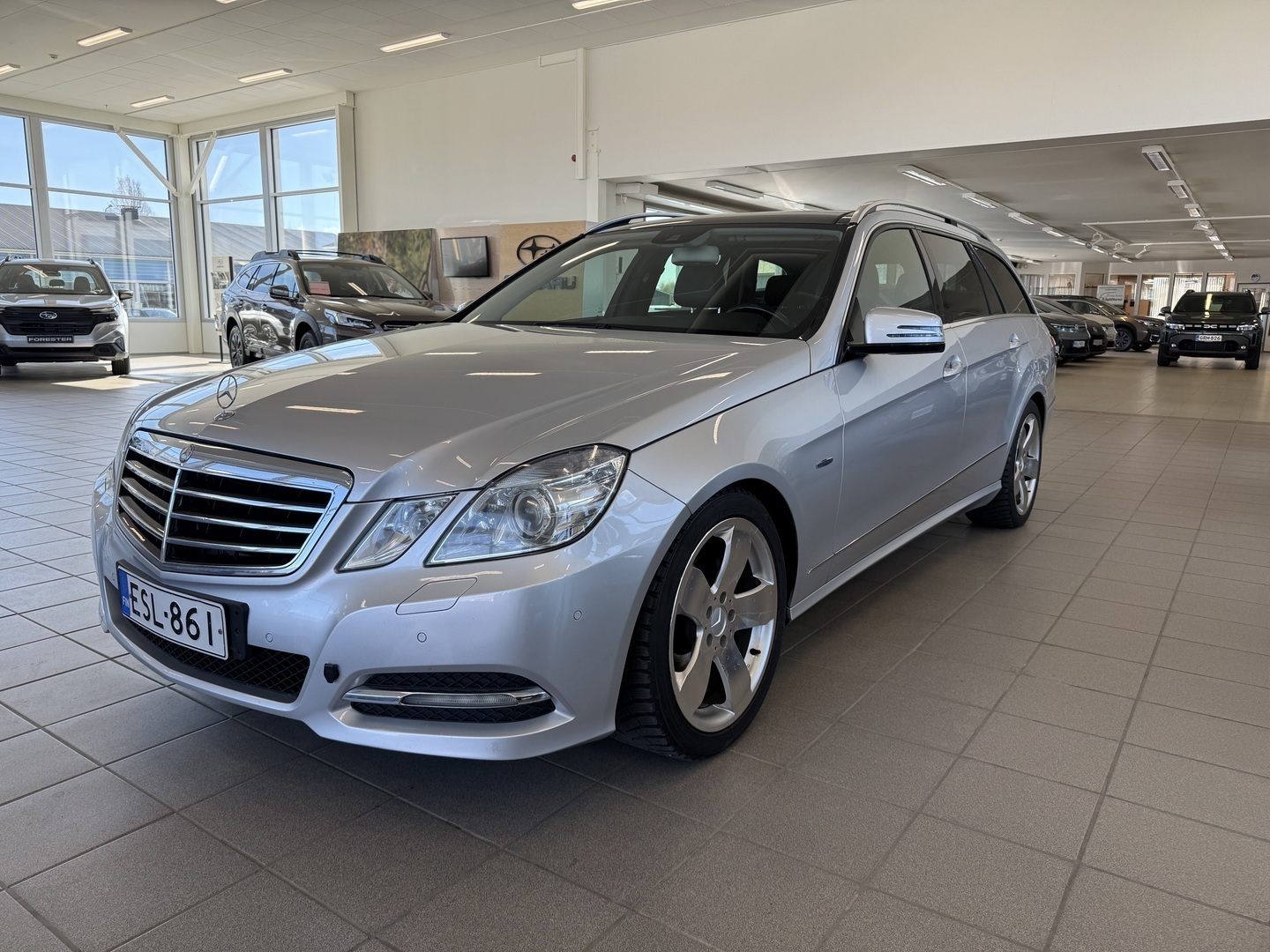 MERCEDES-BENZ E 1
