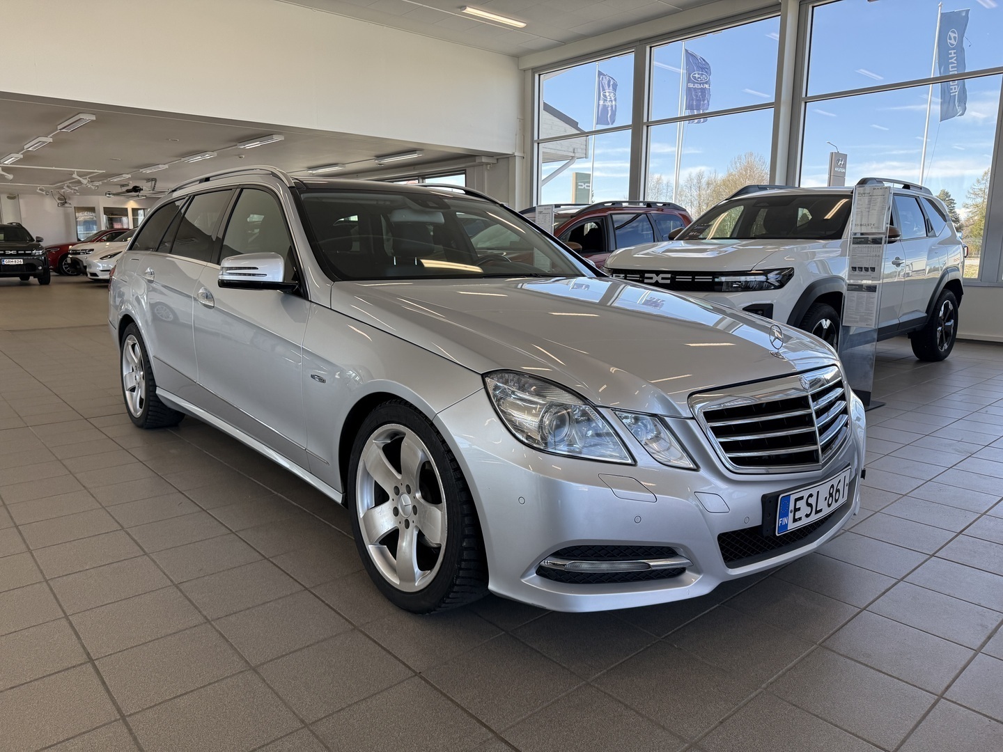 MERCEDES-BENZ E 3