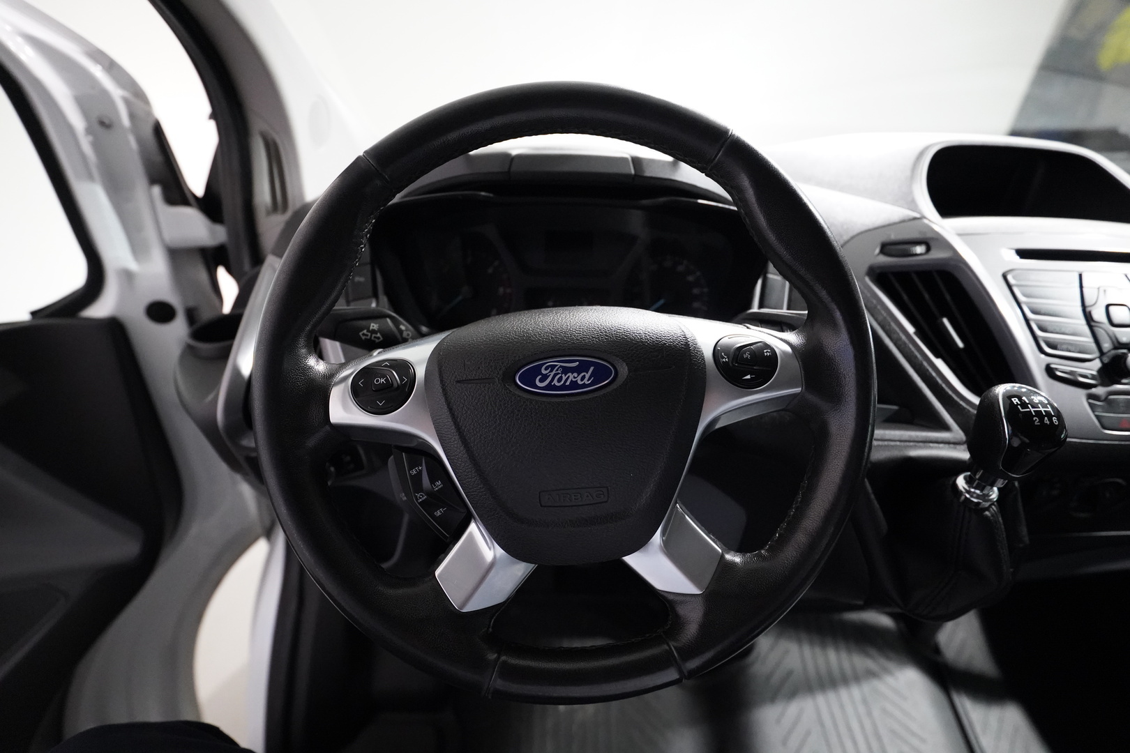 FORD Transit Custom 8