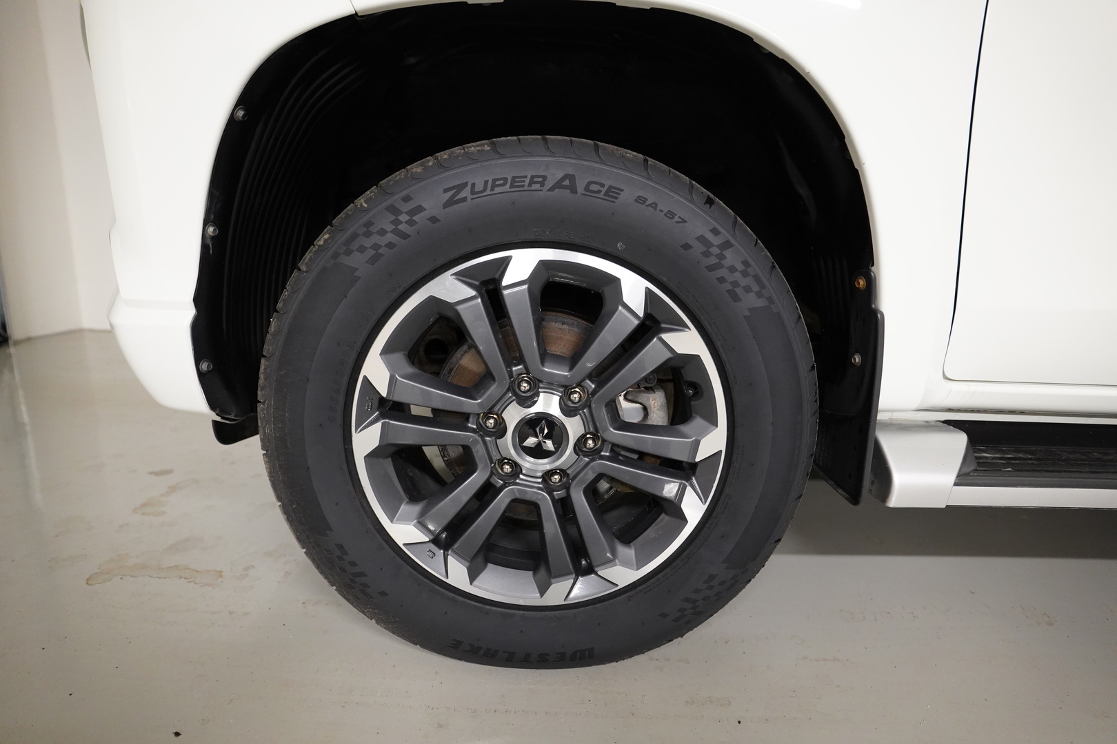 MITSUBISHI L200 15