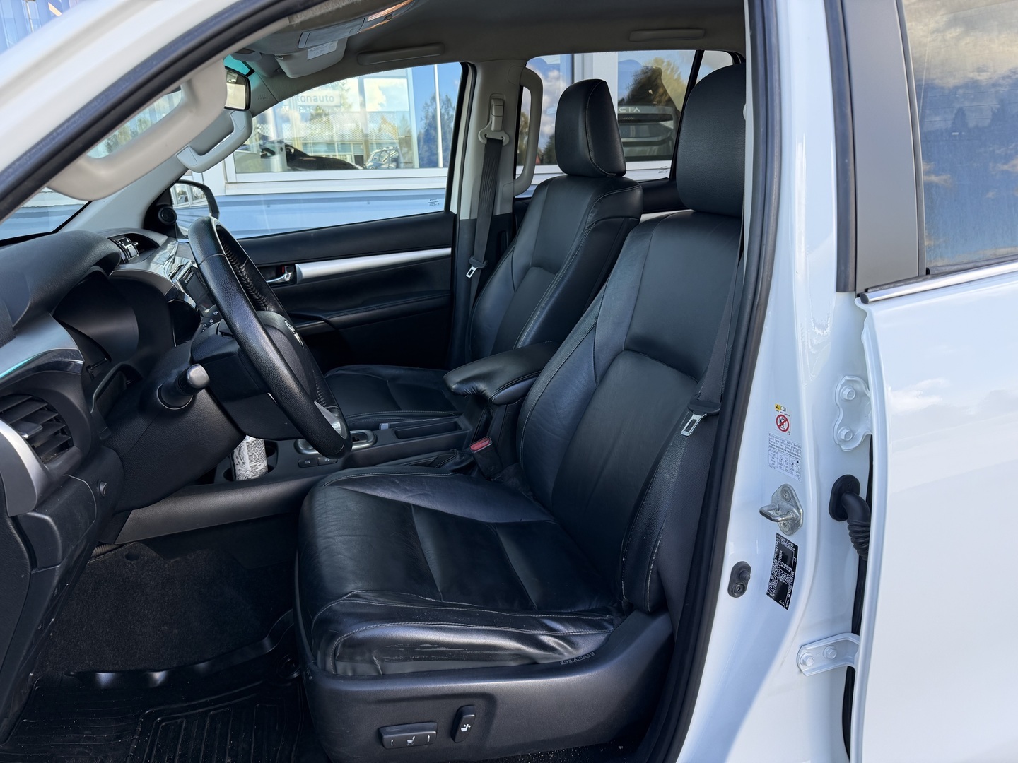 TOYOTA Hilux 3