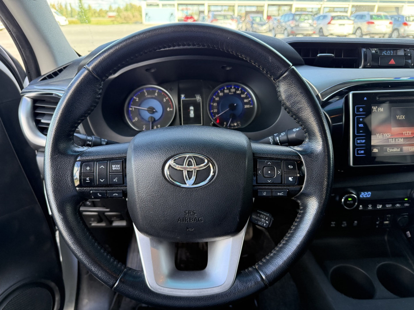 TOYOTA Hilux 5