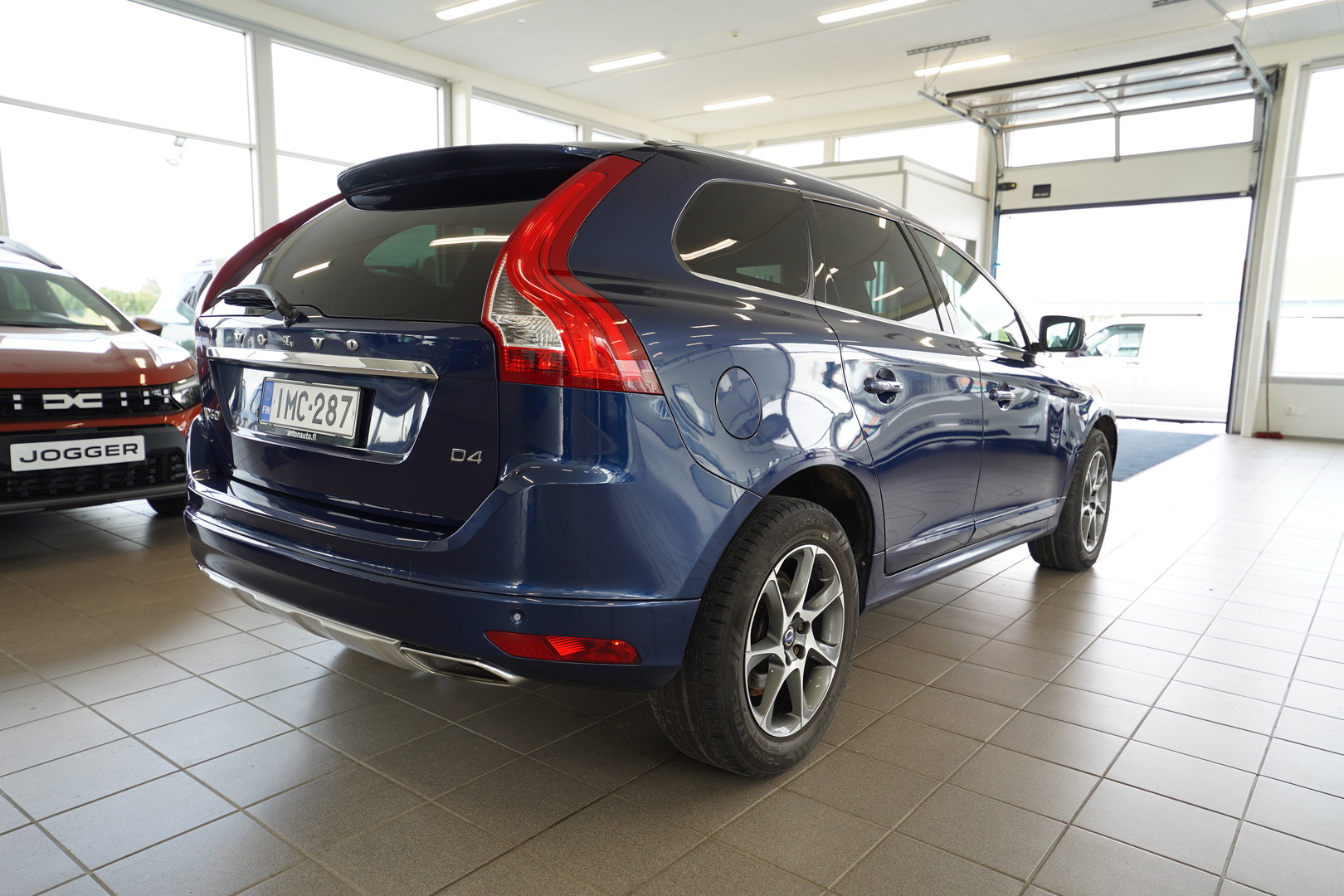 VOLVO XC60 4