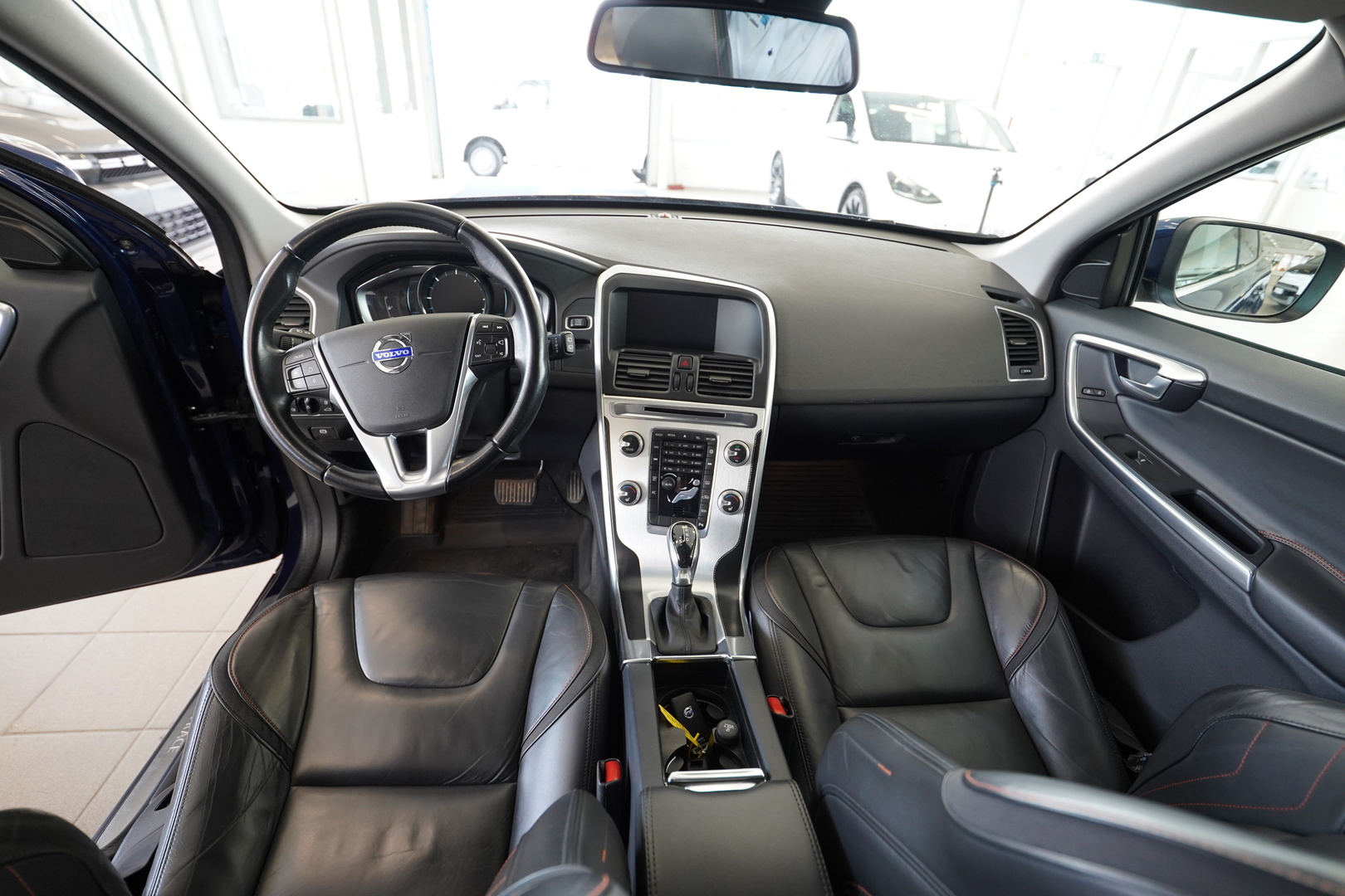 VOLVO XC60 7