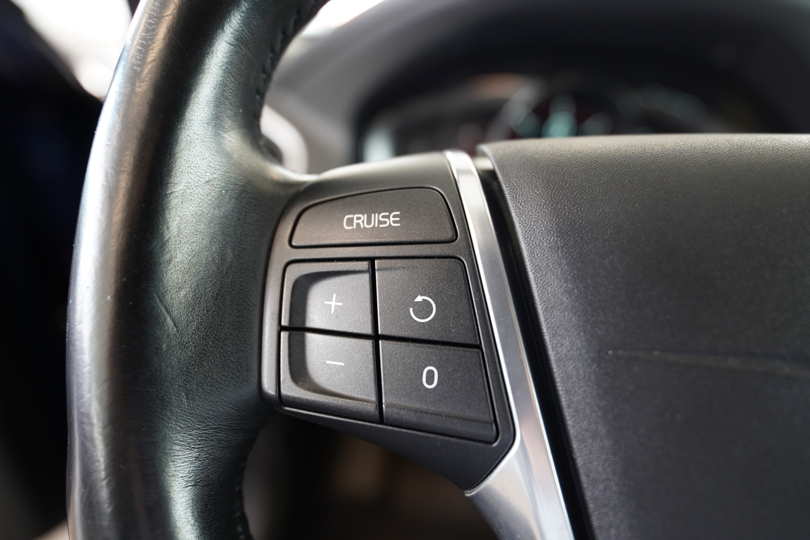 VOLVO XC60 9