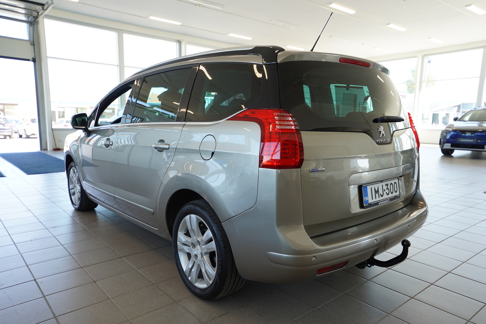 PEUGEOT 5008 2