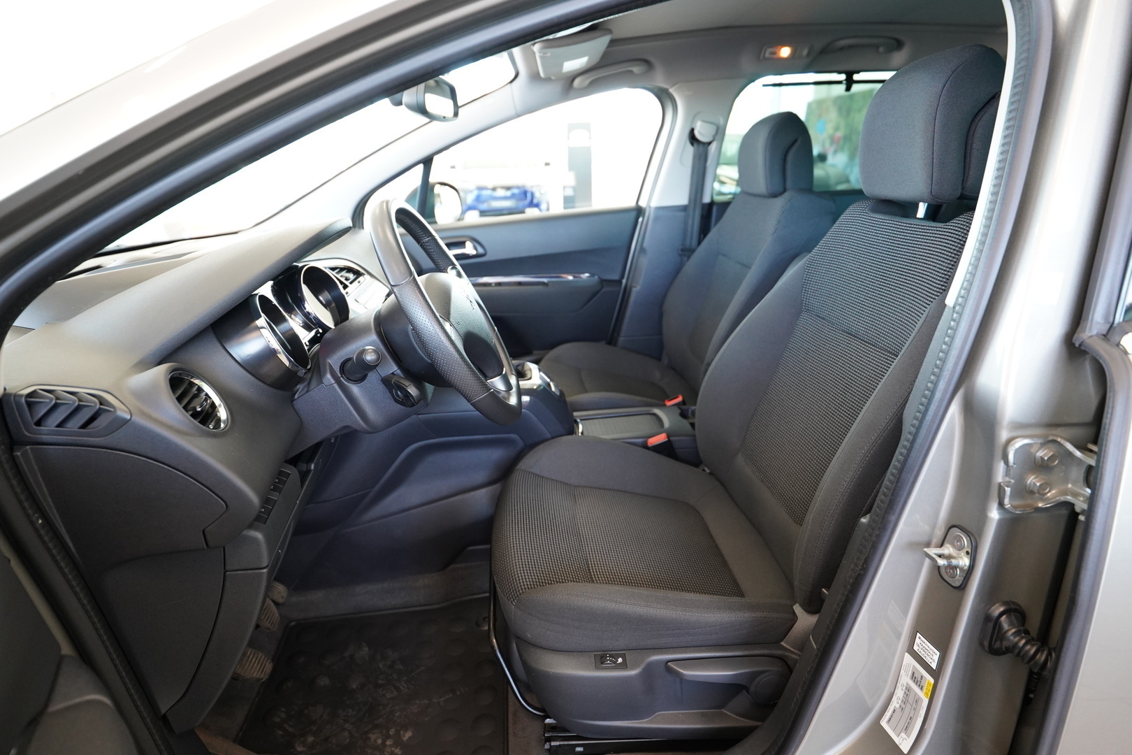 PEUGEOT 5008 5
