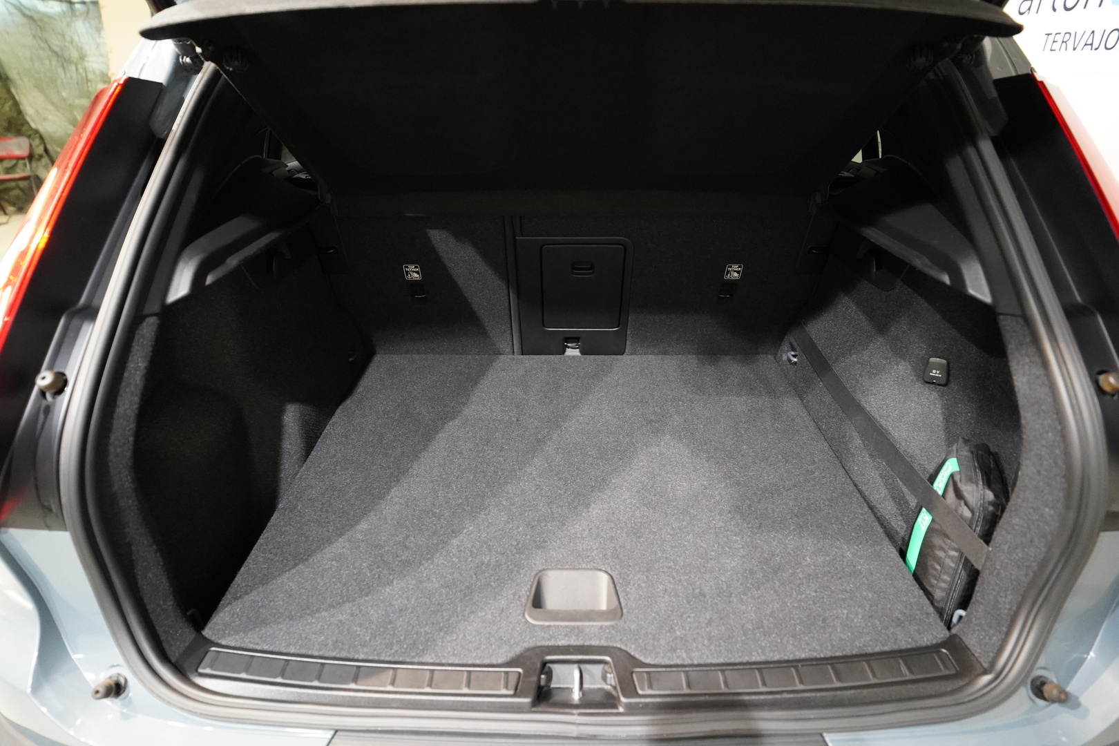 VOLVO XC40 18