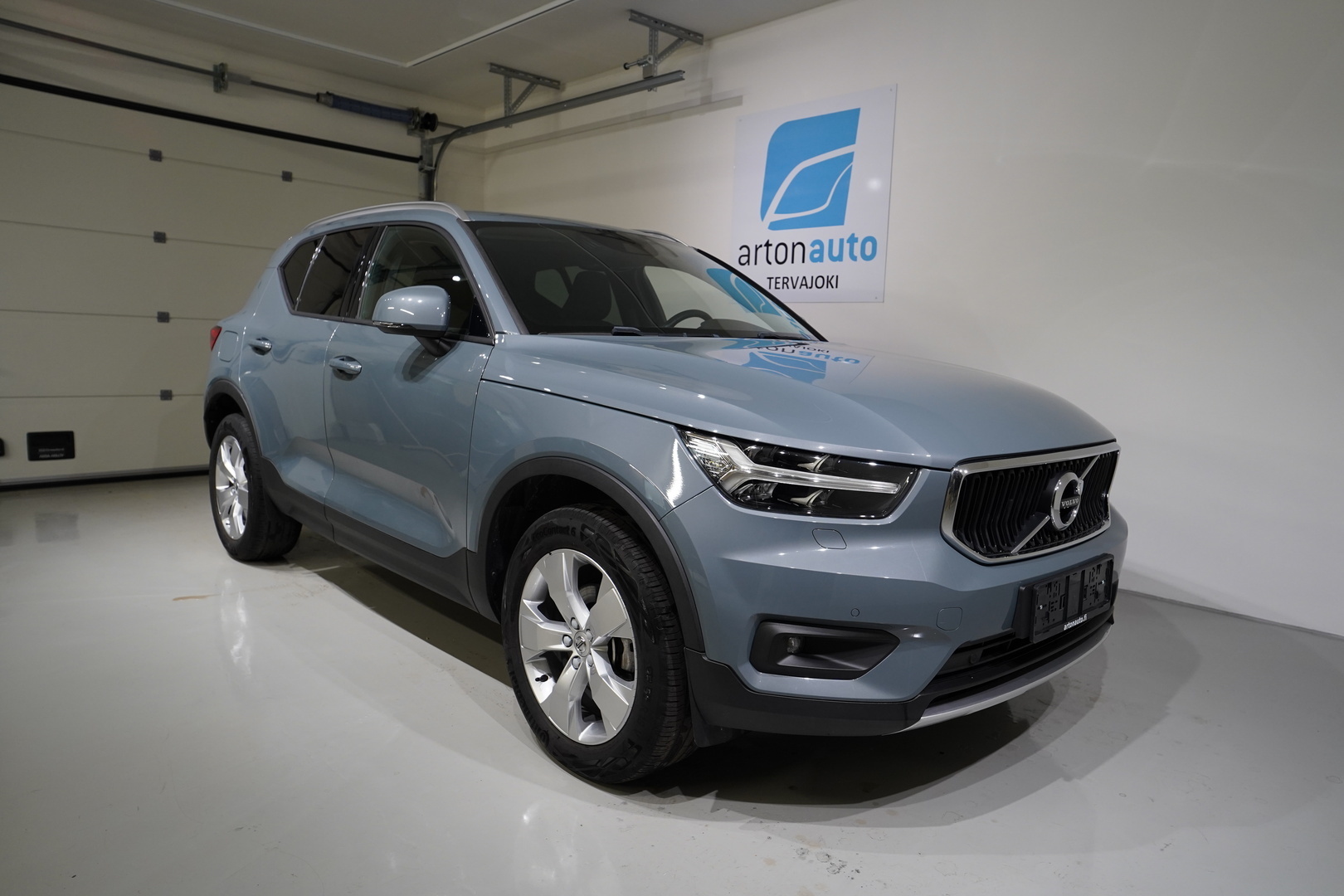 VOLVO XC40 6