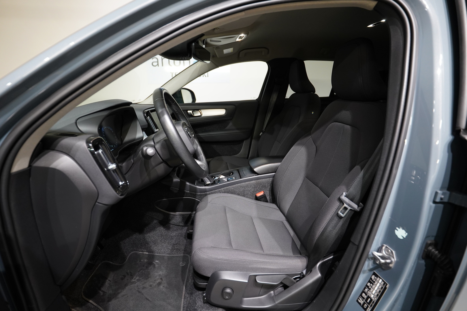 VOLVO XC40 7