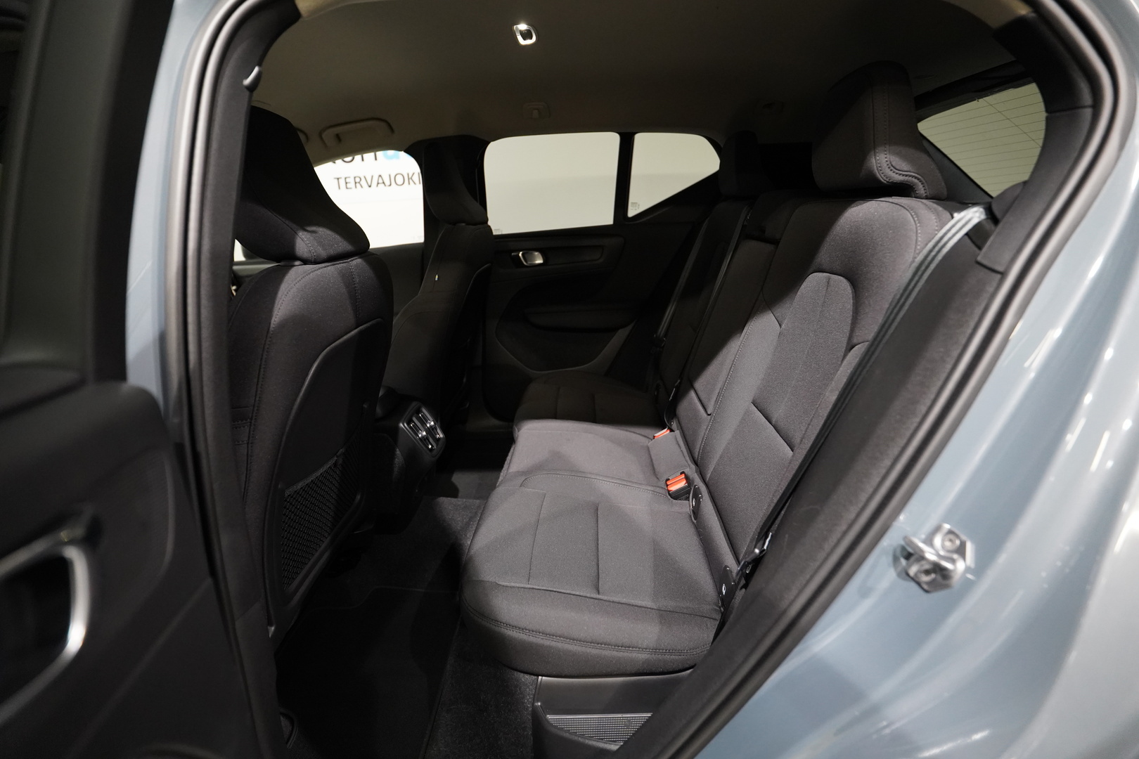 VOLVO XC40 8