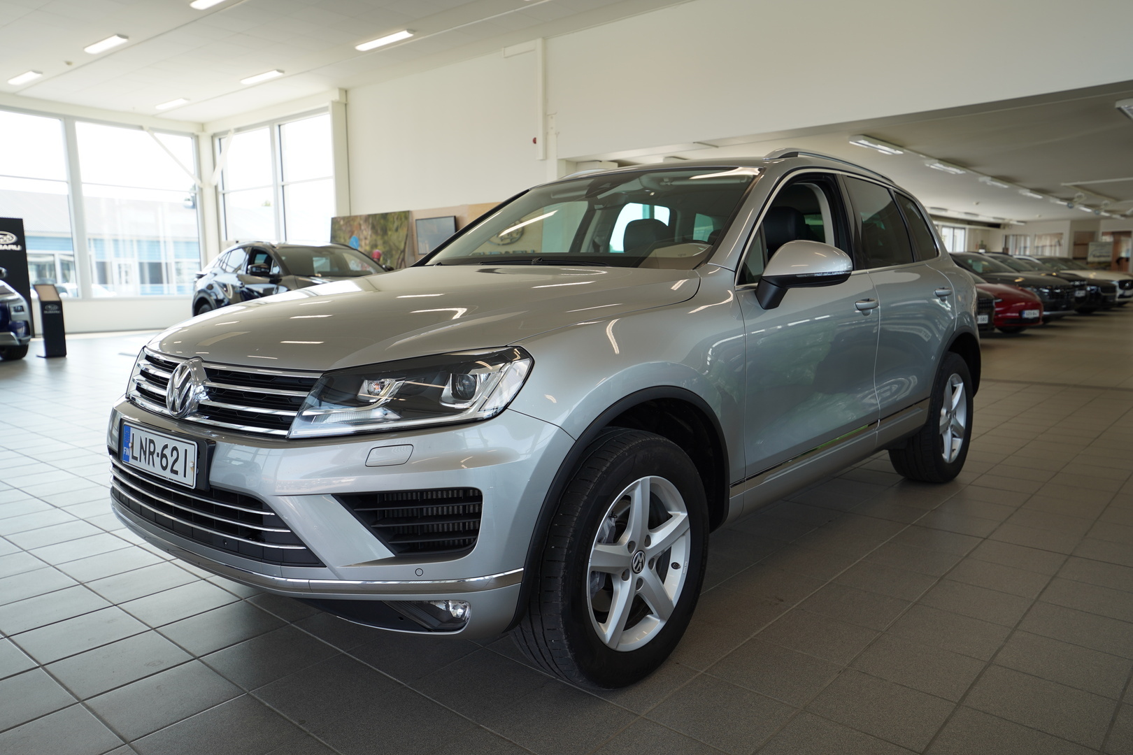 VOLKSWAGEN Touareg 1