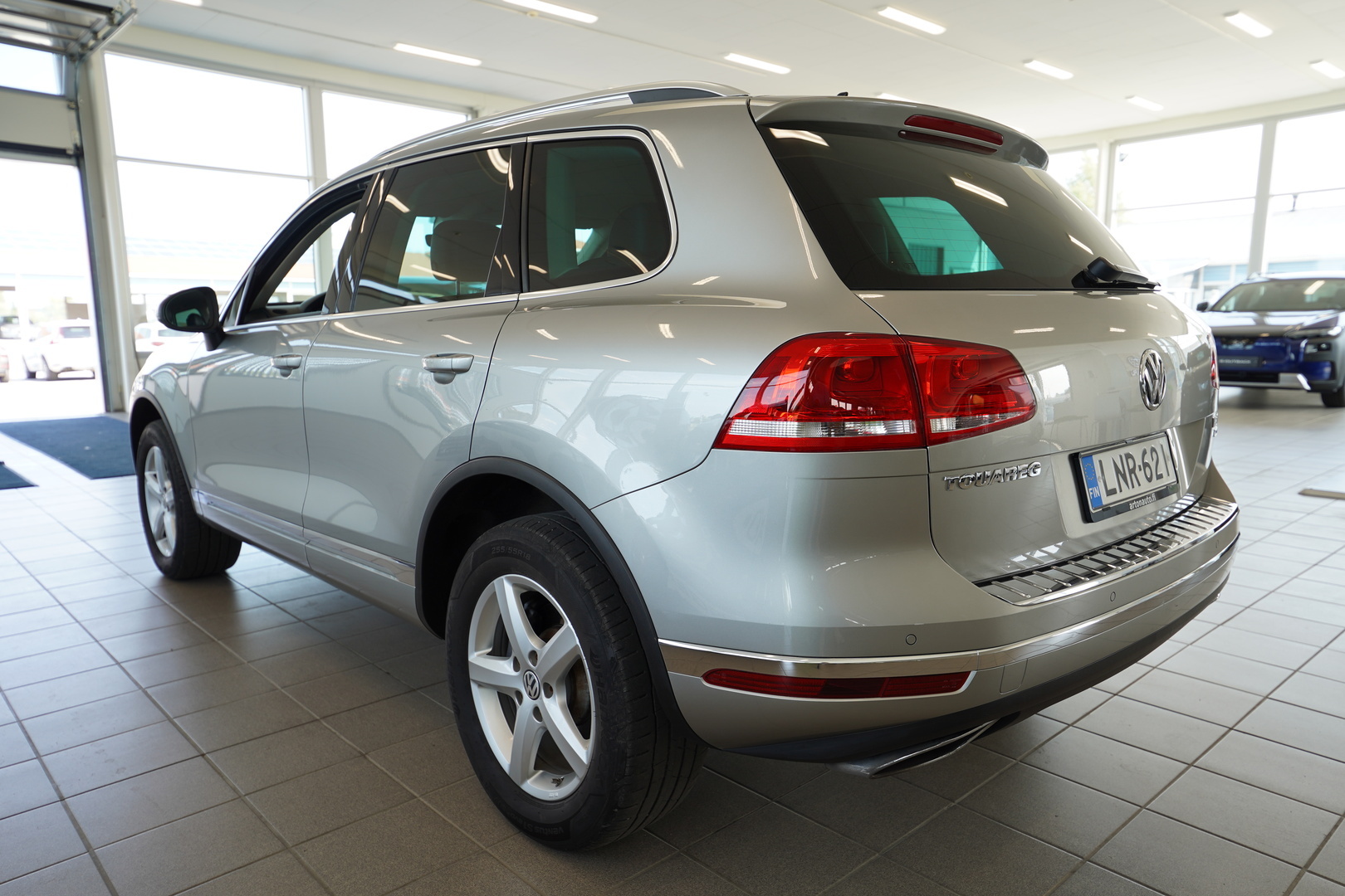 VOLKSWAGEN Touareg 2