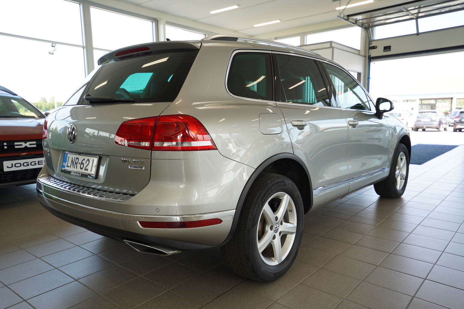VOLKSWAGEN Touareg 4