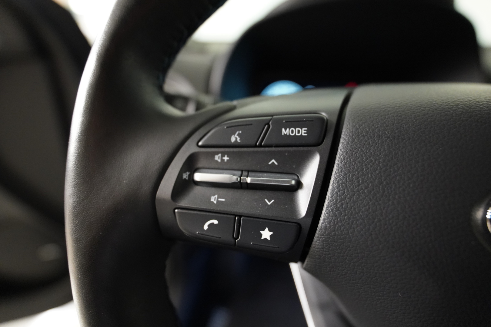HYUNDAI KONA 12