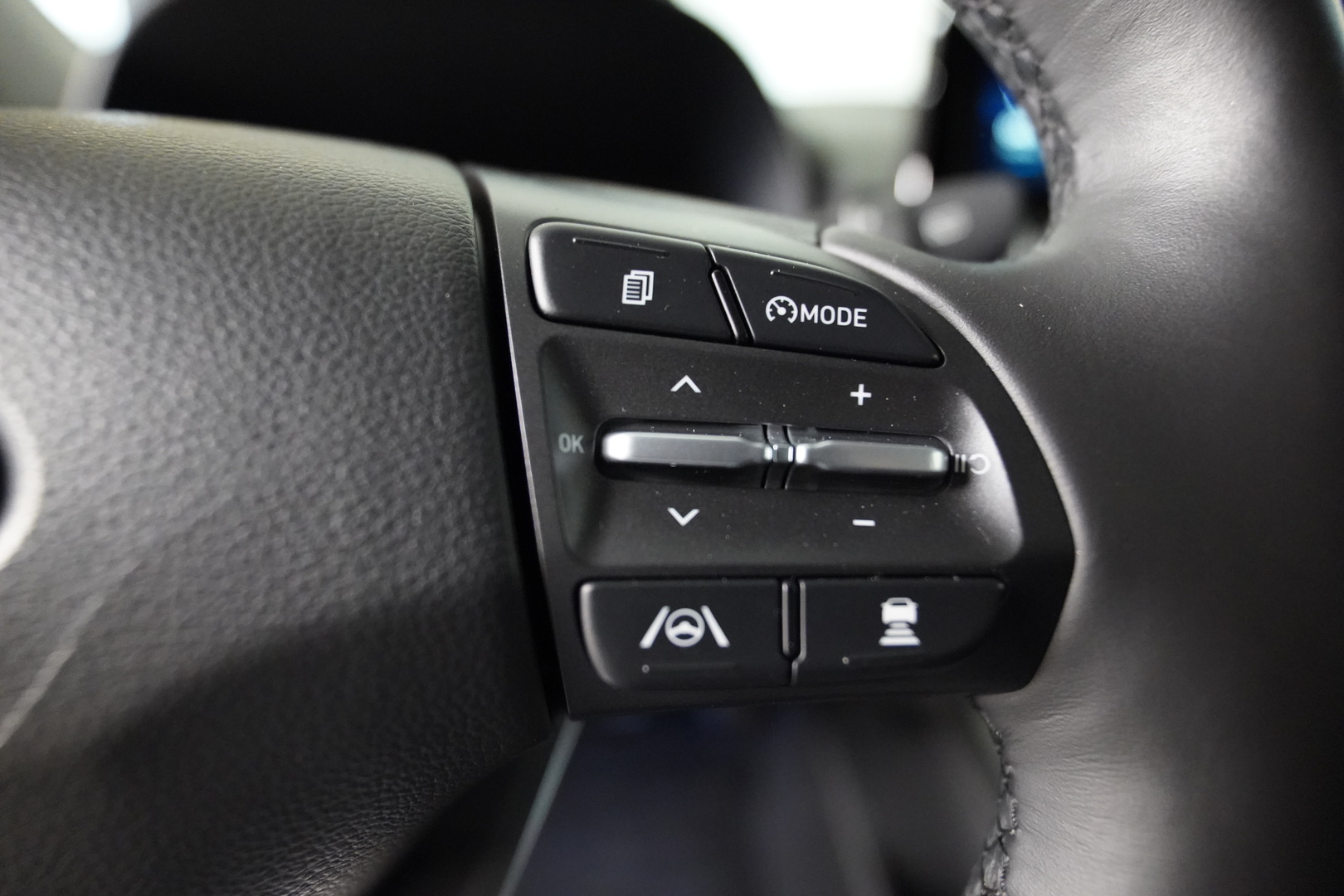 HYUNDAI KONA 13