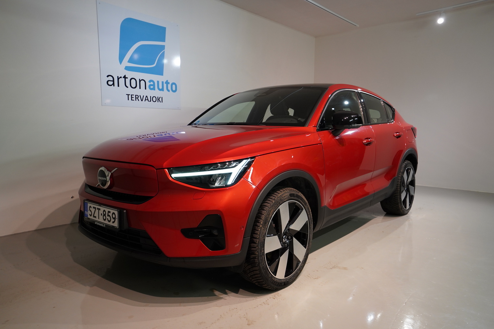VOLVO C40 1