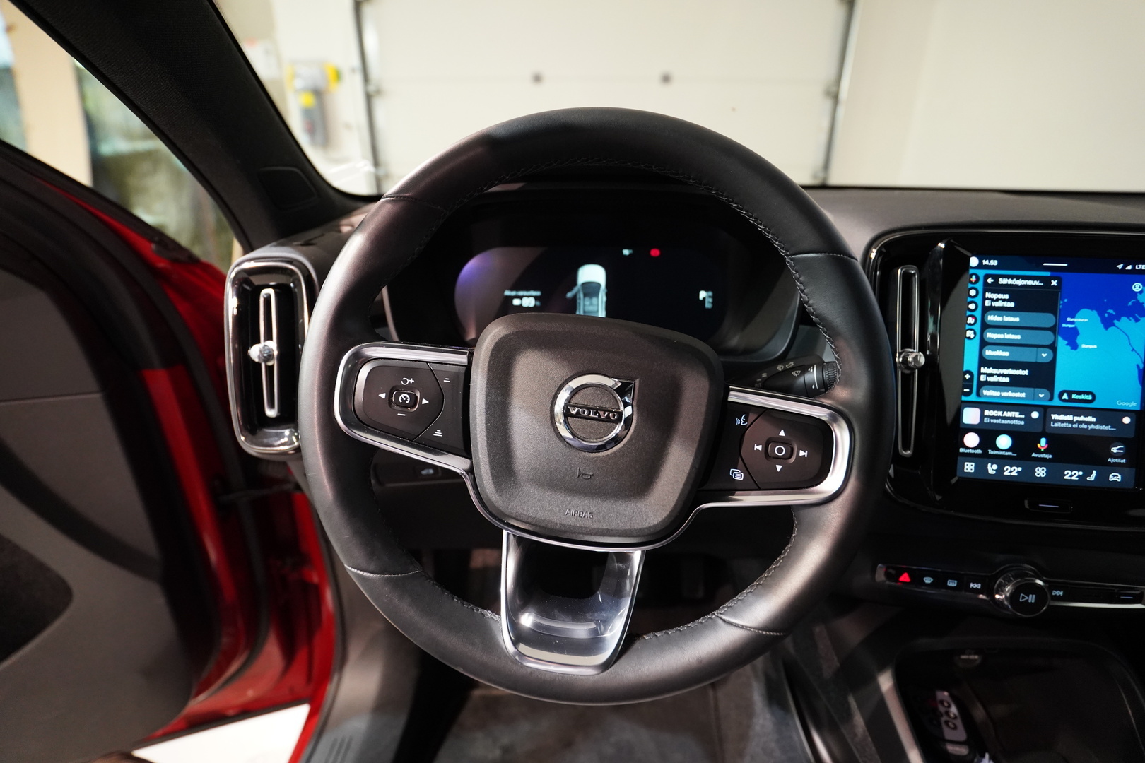 VOLVO C40 10