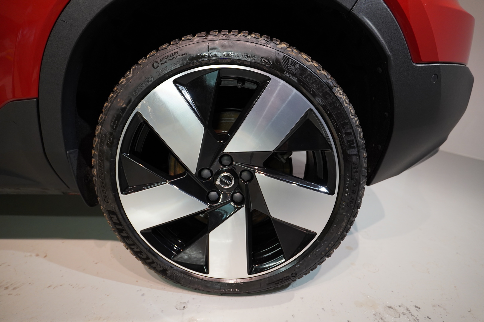 VOLVO C40 22