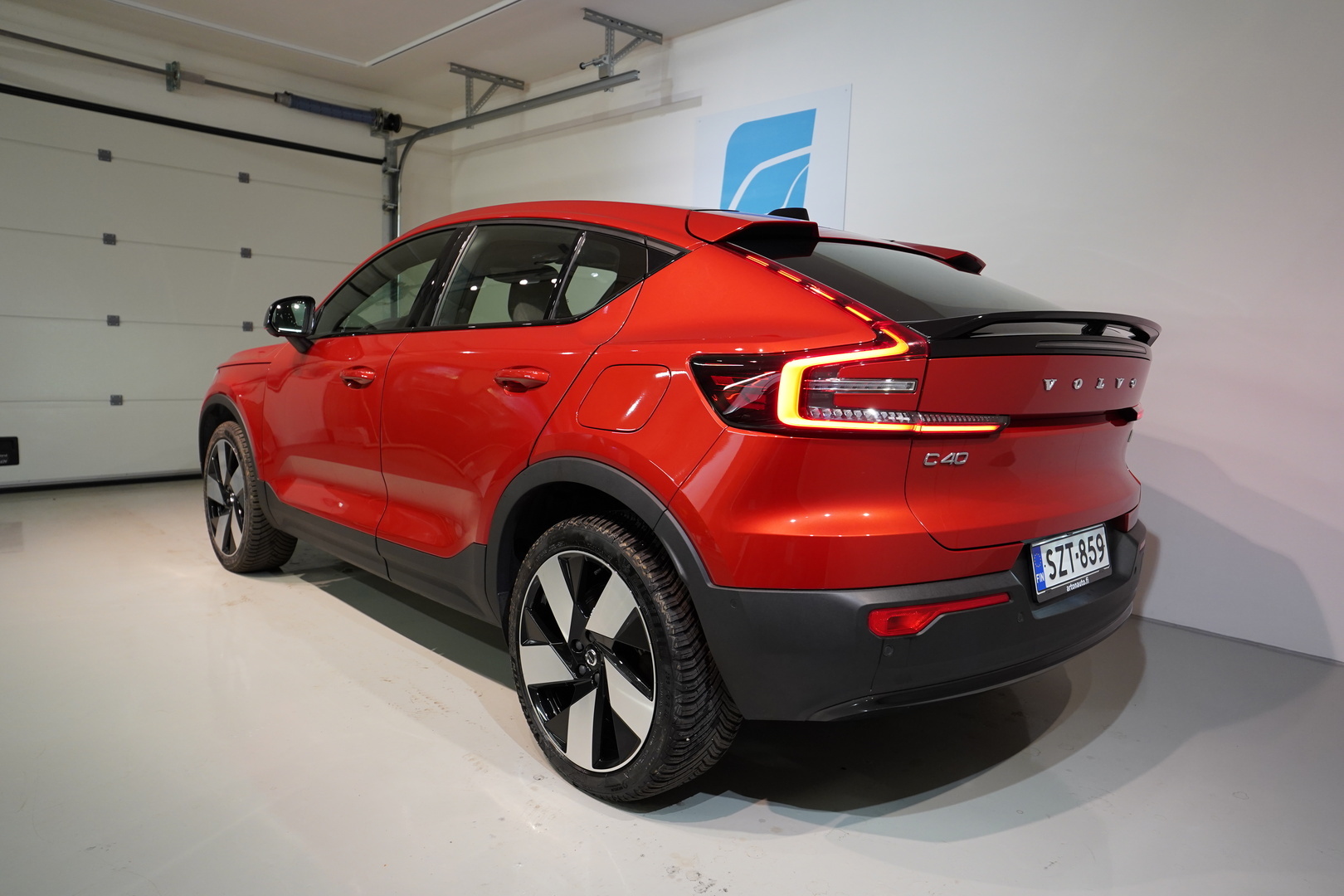 VOLVO C40 3
