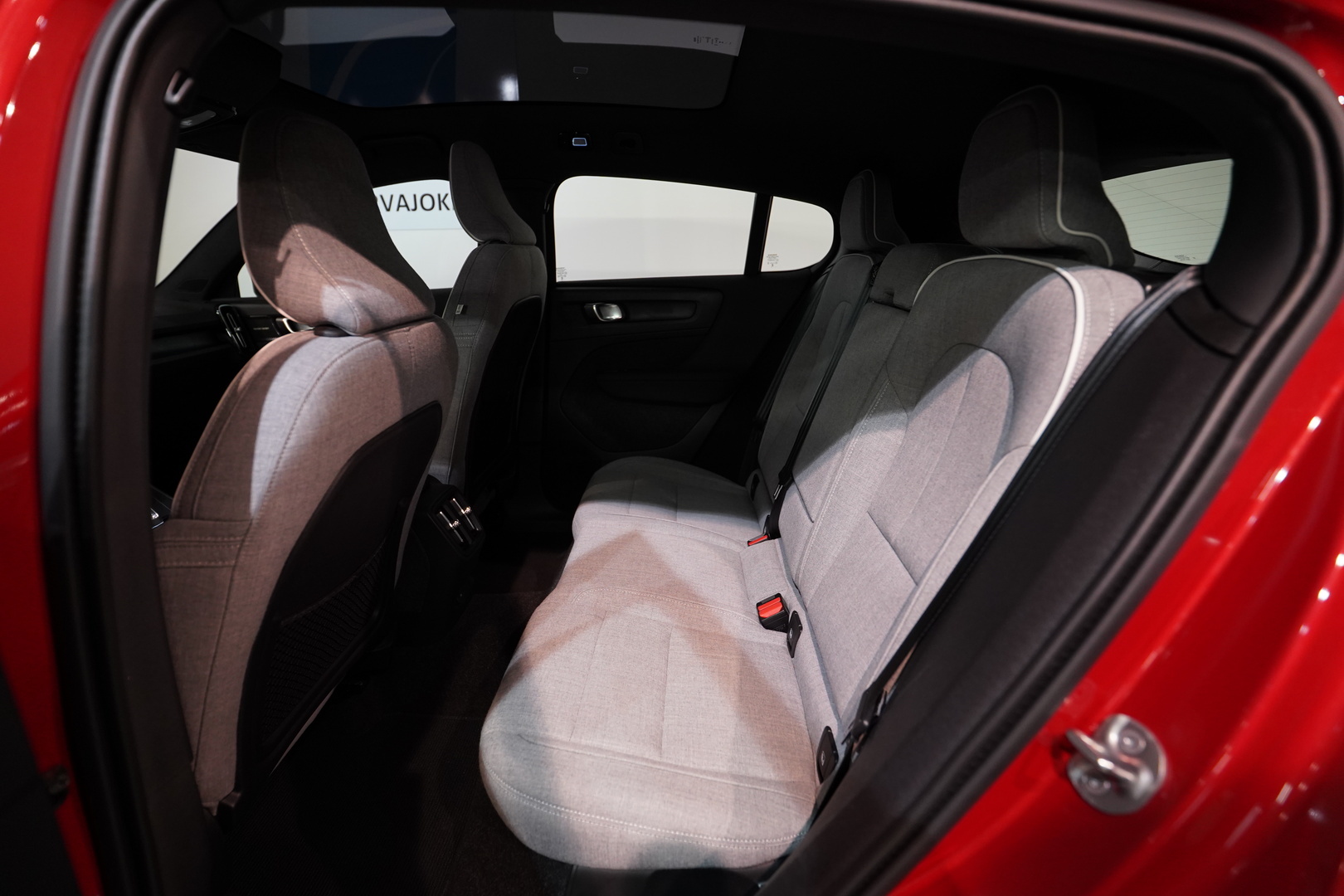 VOLVO C40 8