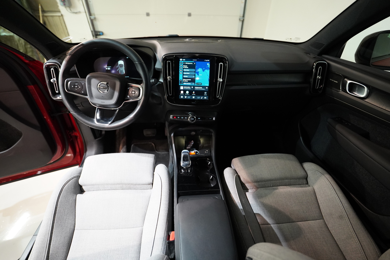 VOLVO C40 9