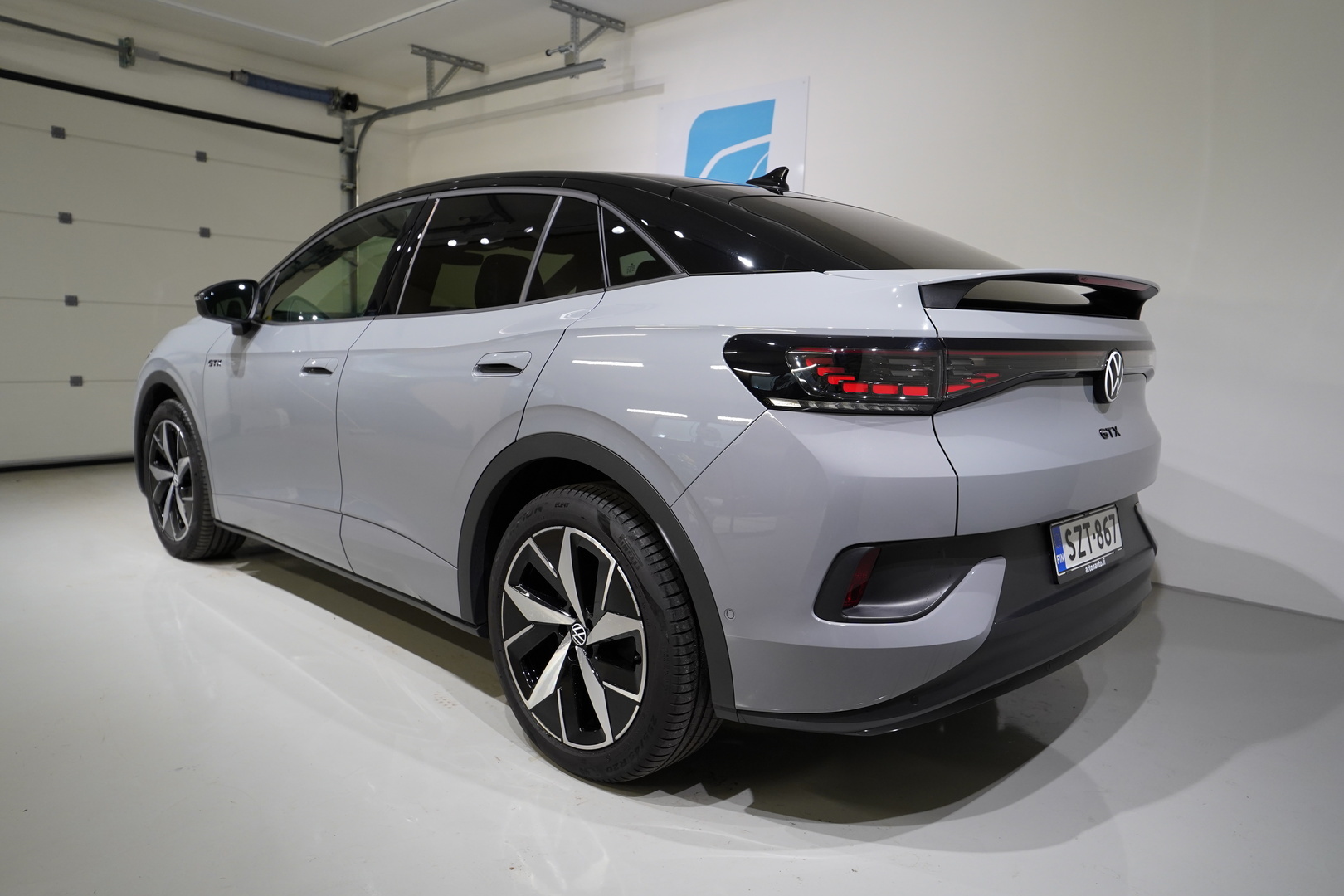 VOLKSWAGEN ID.5 3