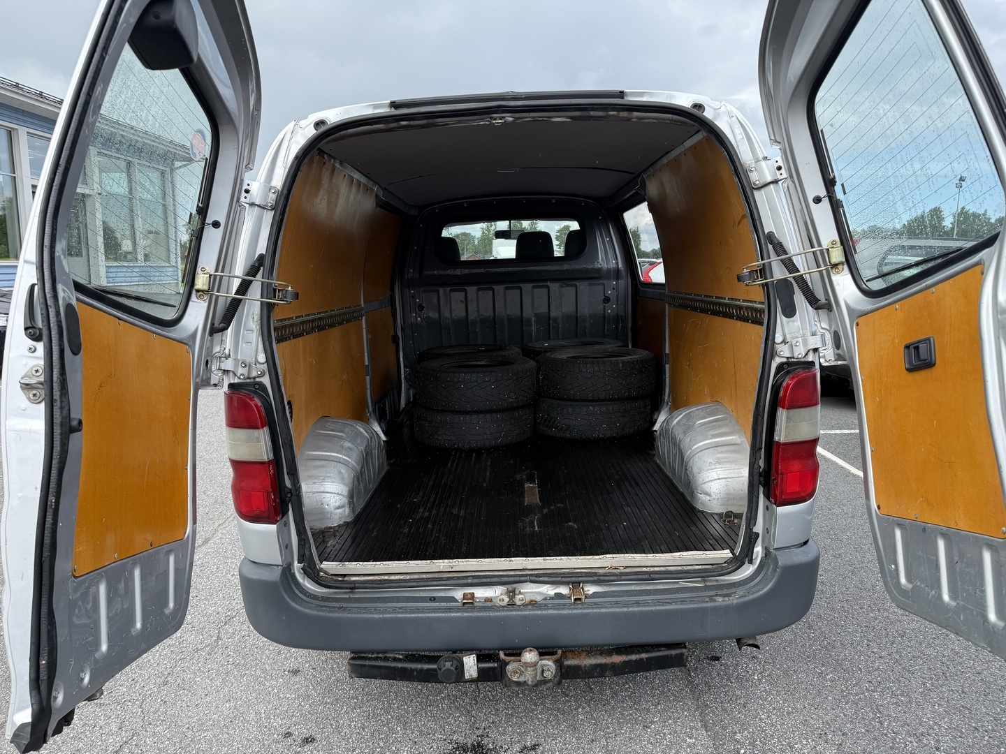 TOYOTA Hiace 7