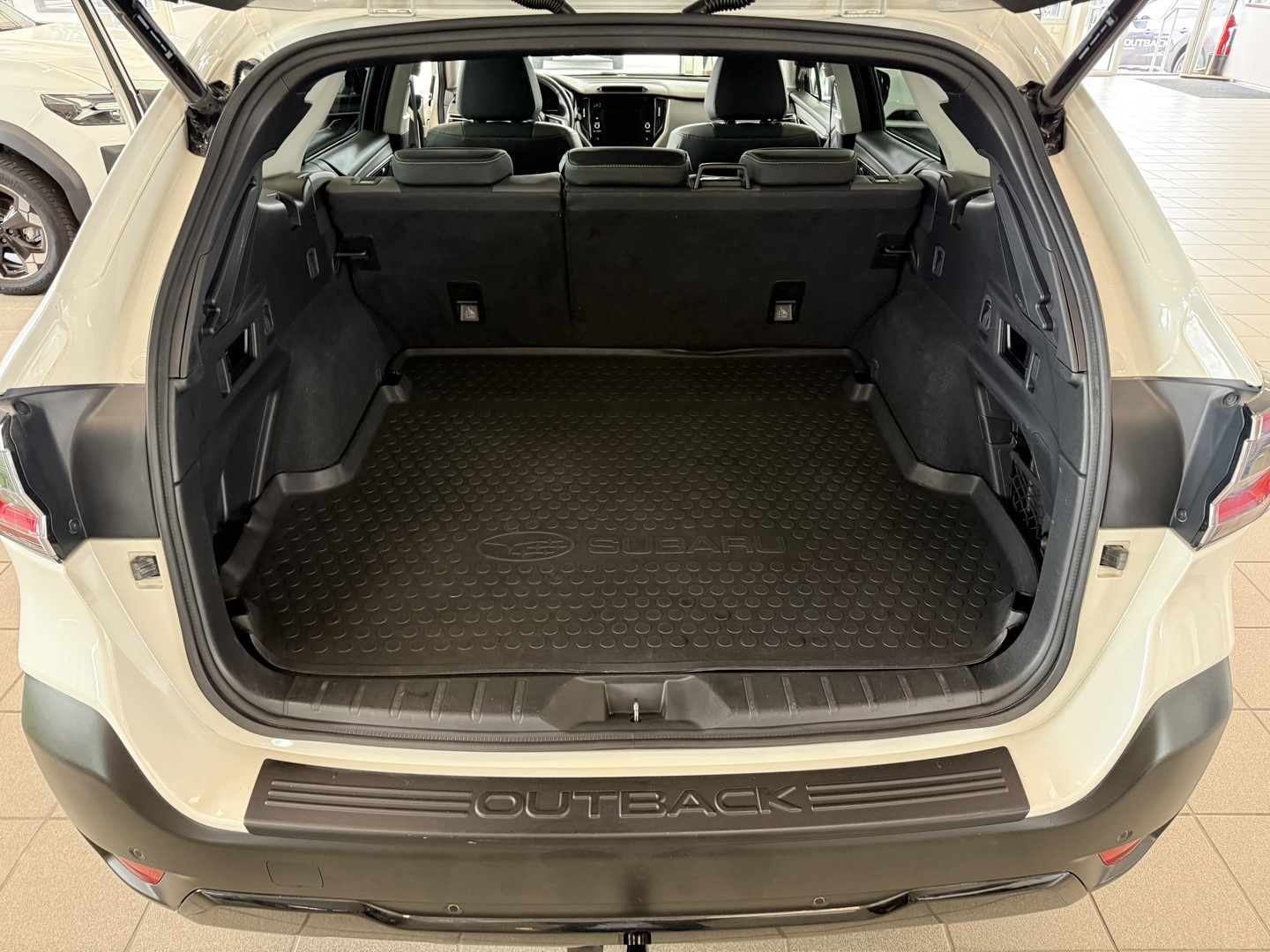 SUBARU Outback 13