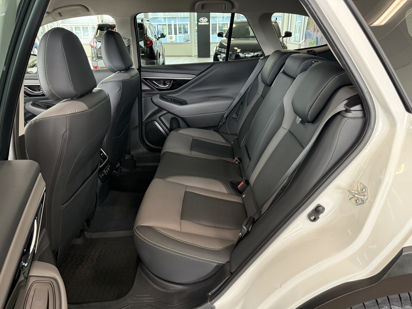 SUBARU Outback 6