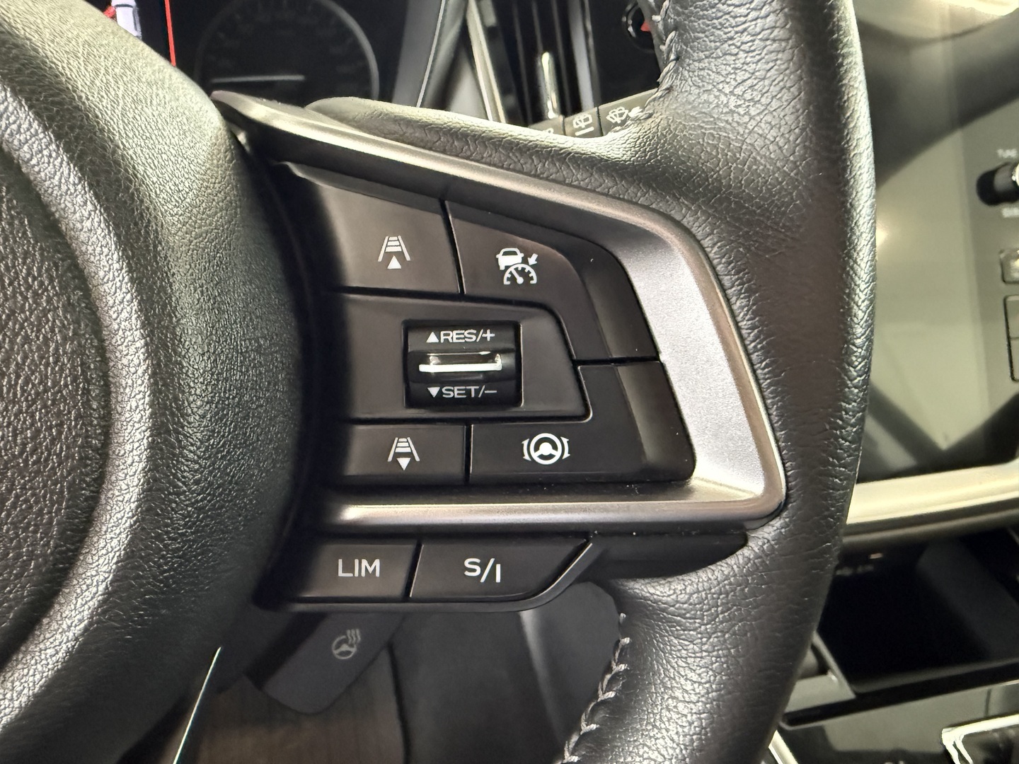 SUBARU Outback 9