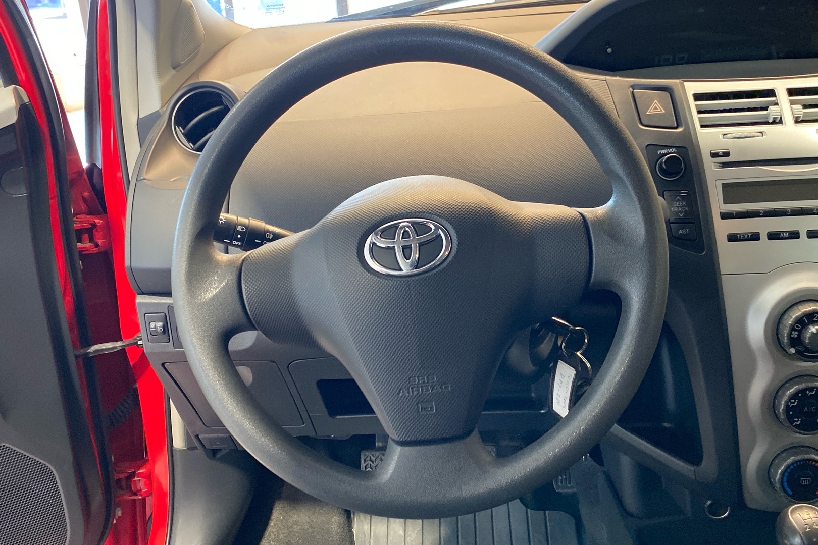 TOYOTA Yaris 2008