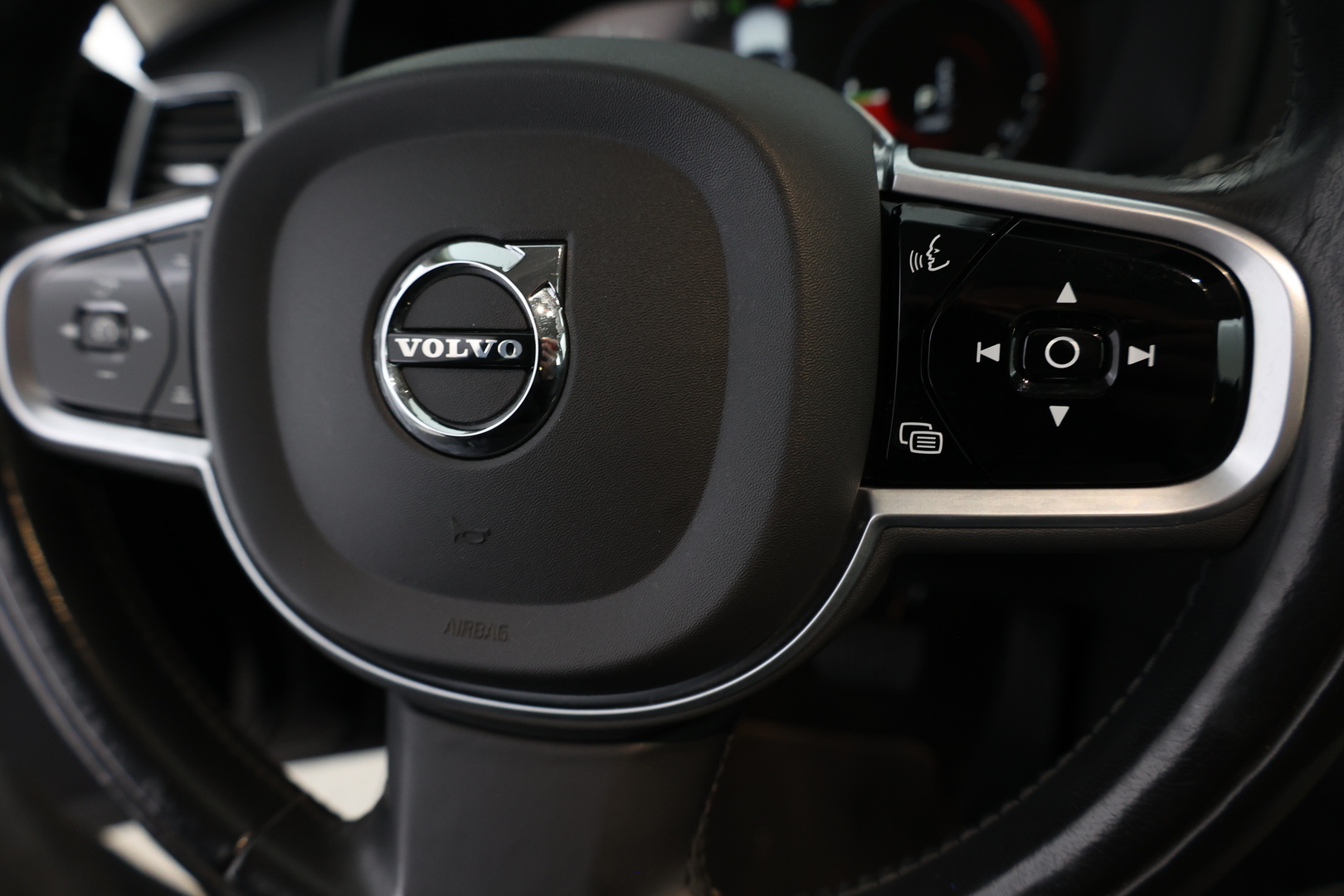 VOLVO XC90 2021