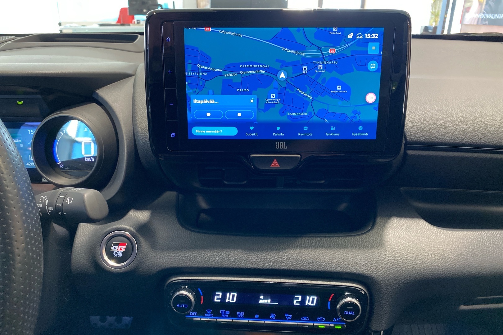 TOYOTA Yaris 2022