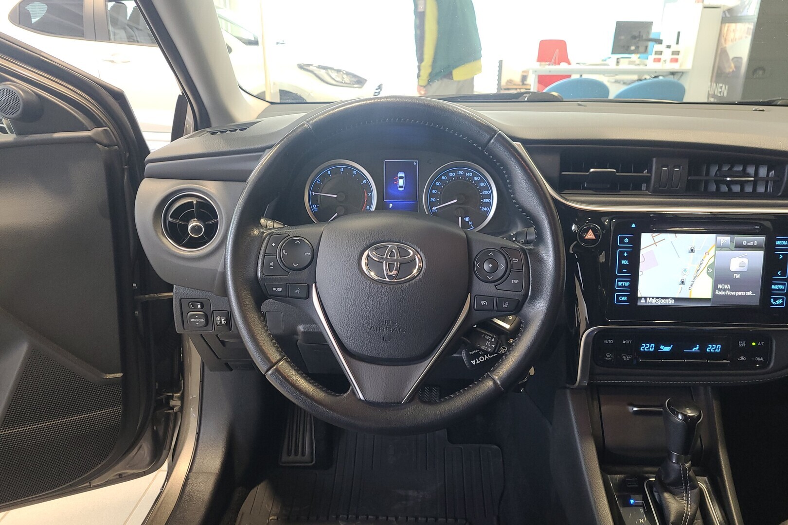TOYOTA Corolla 2017